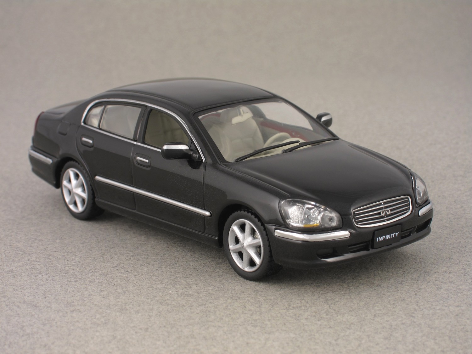 Infiniti Q45 par J-Collection