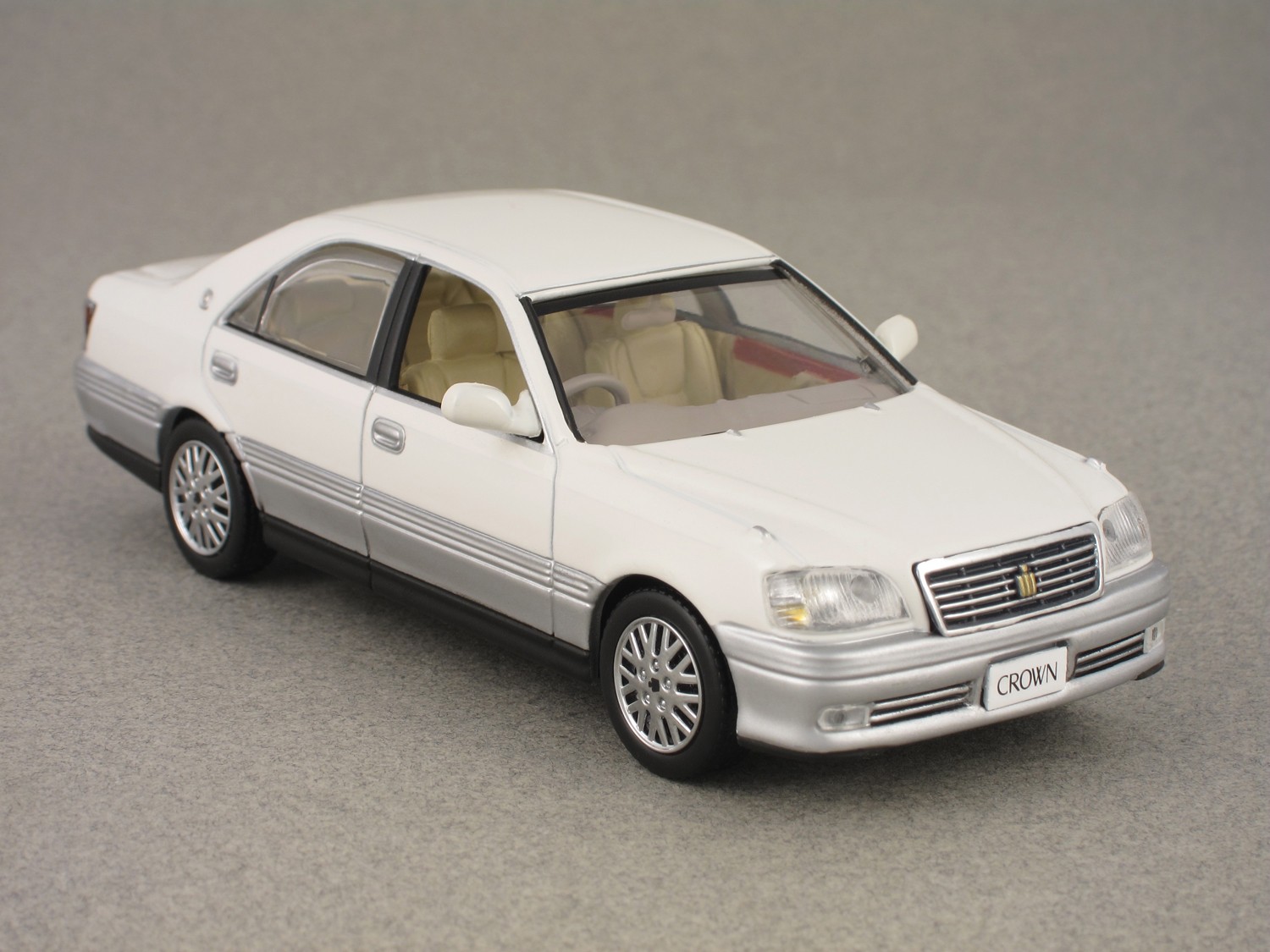 Toyota Crown Royal Saloon 1999 J-Collection