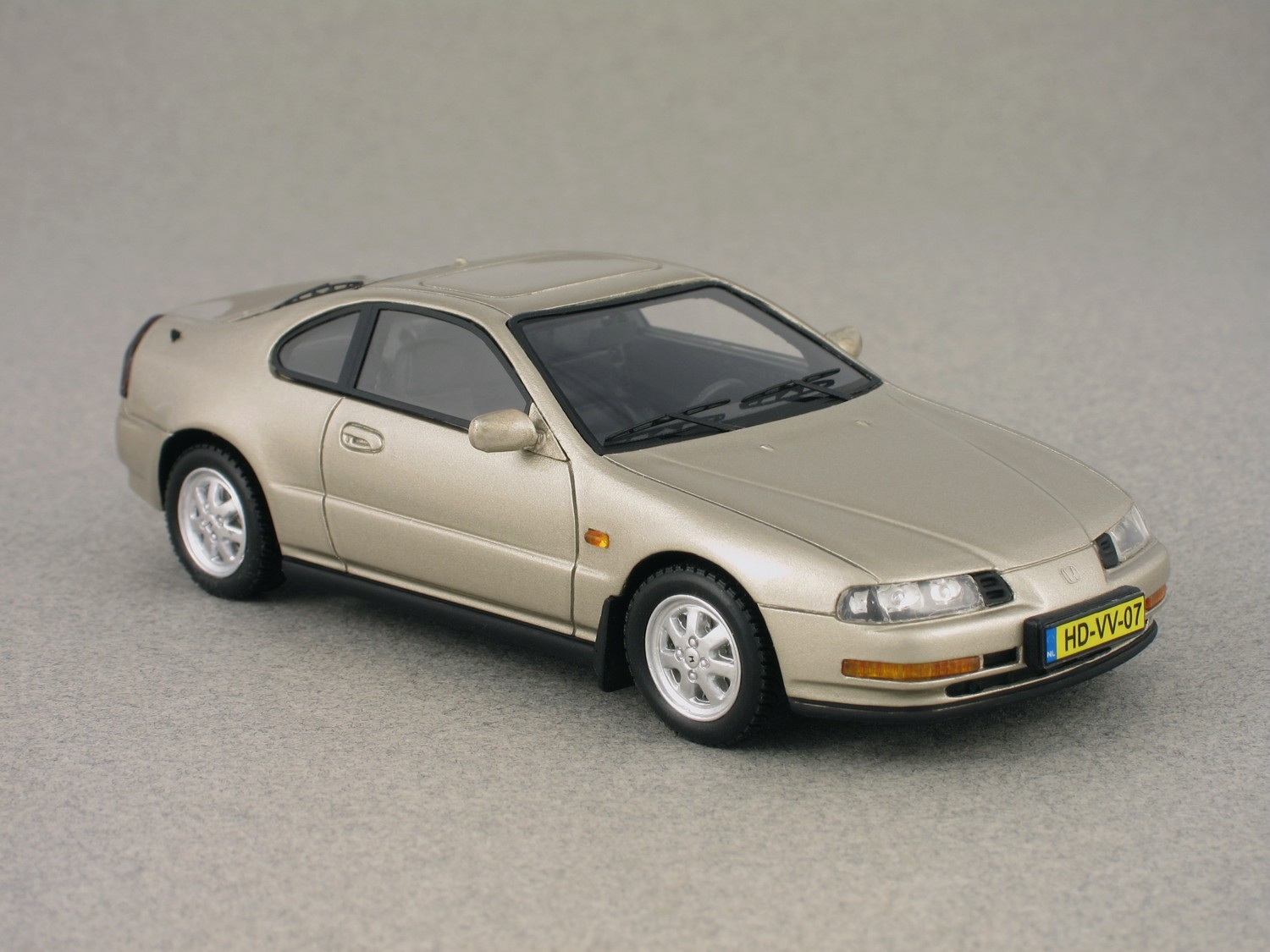 Honda Prelude 4 argent par Neo