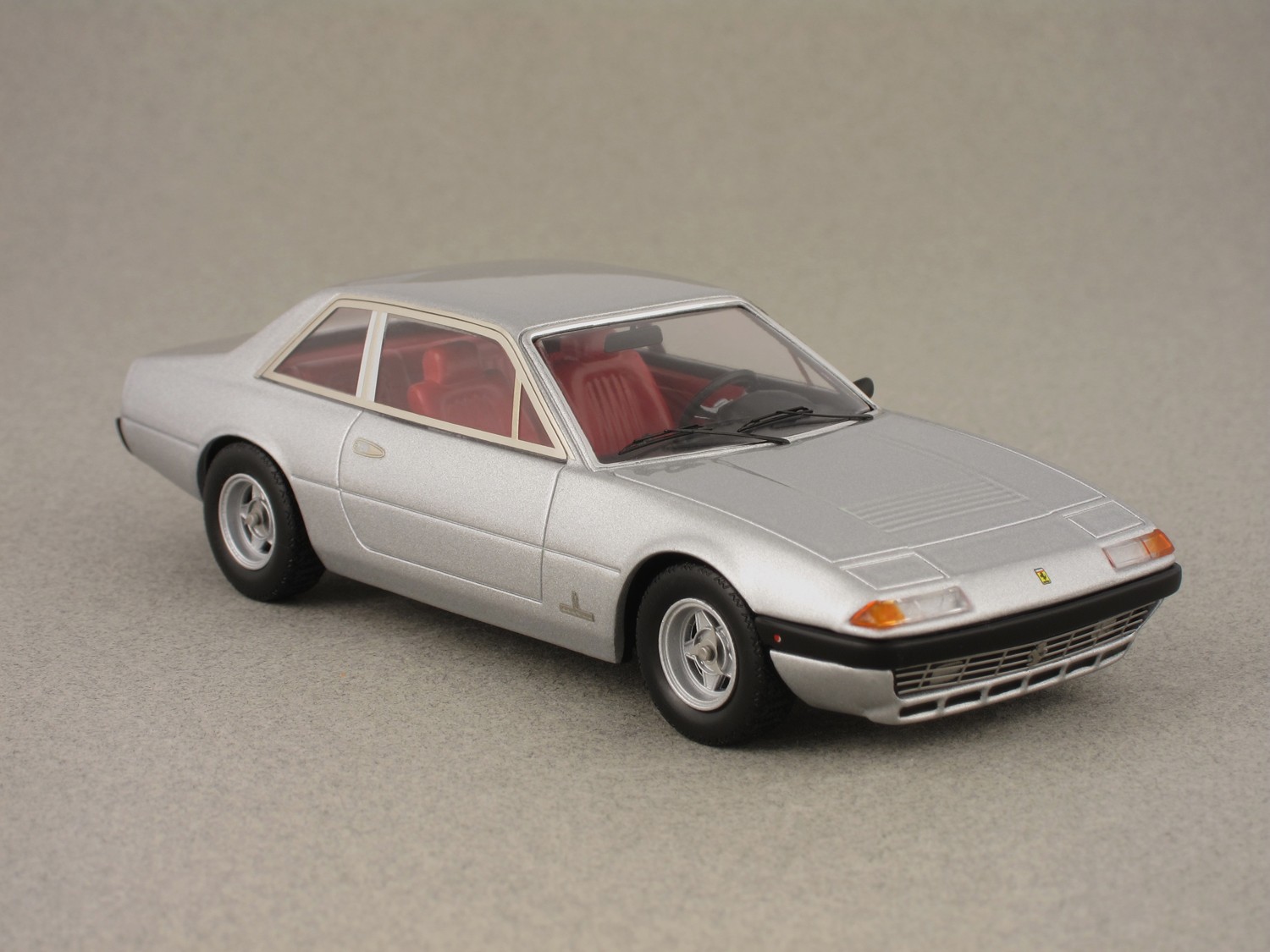 Ferrari 365 GT4 2+2 argent par Elite HotWheels mattel