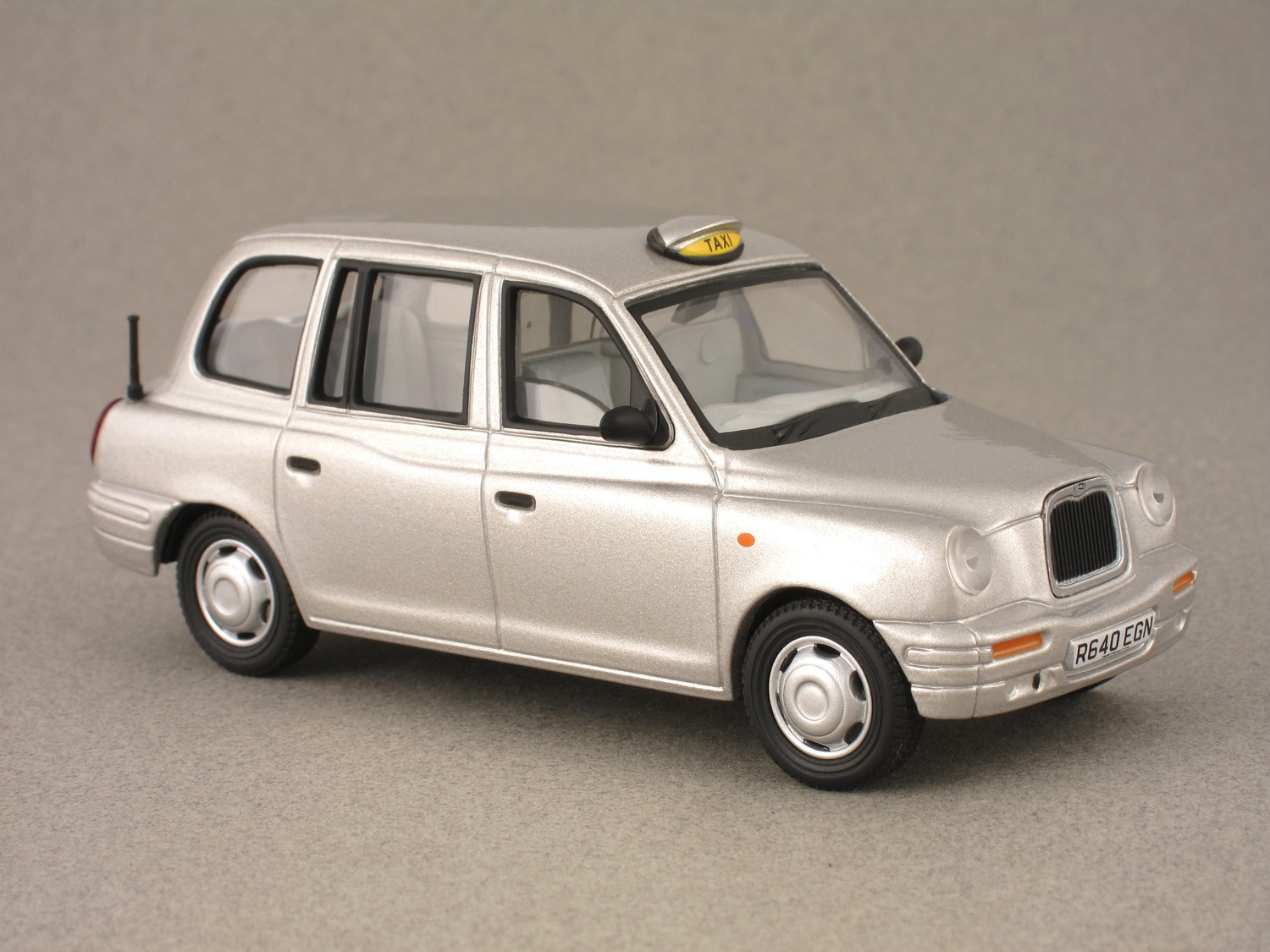 LTI London Taxi International TX1 gris par Vitesse