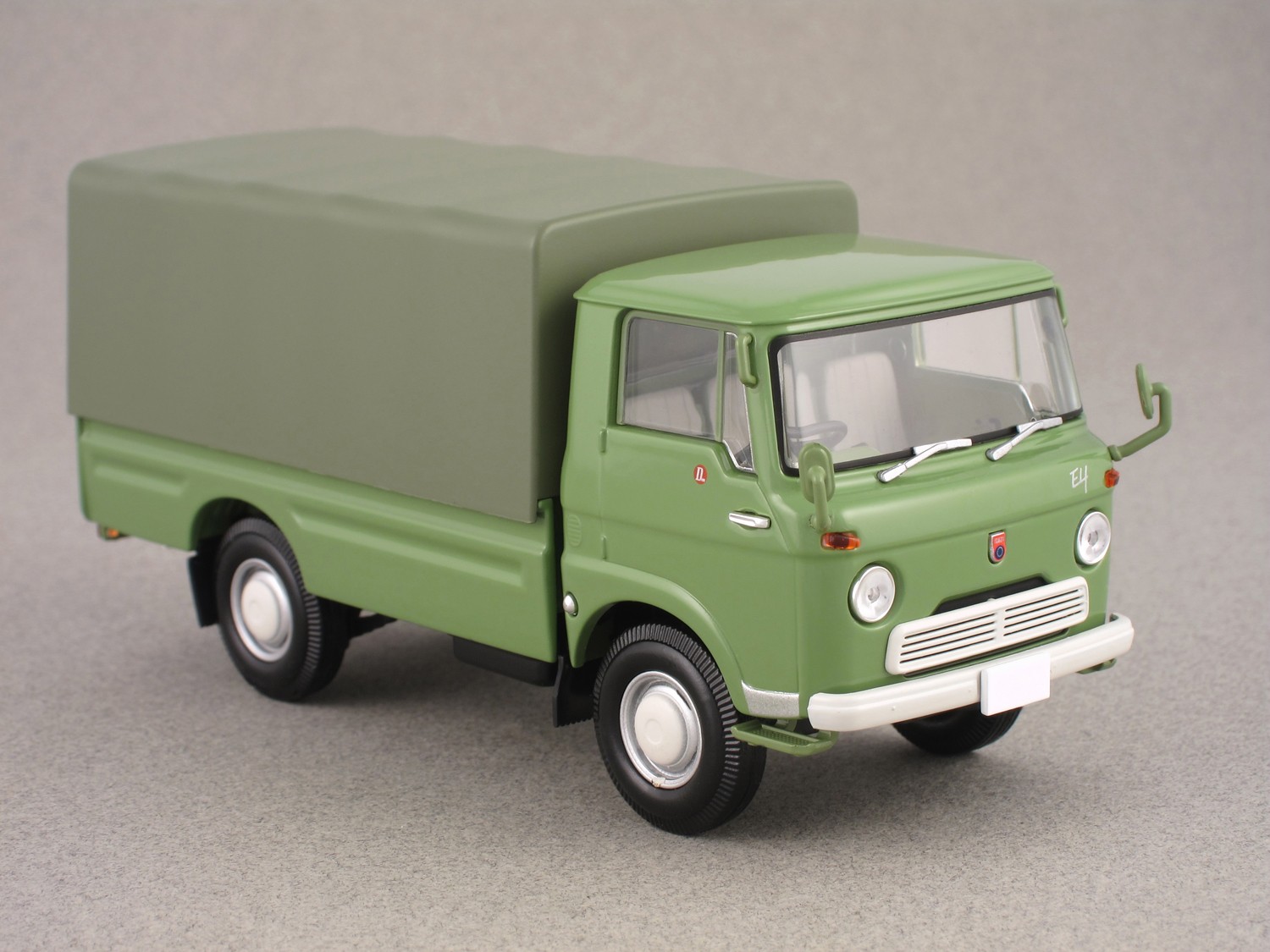 Isuzu Elf 1959 par Tomica