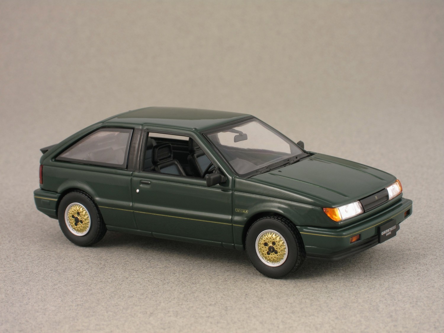Isuzu Gemini ZZ handling by Lotus par Norev