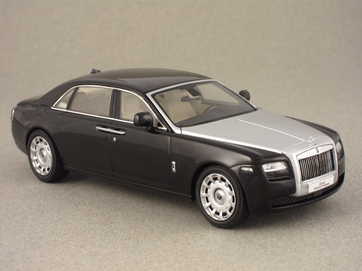 Rolls-Royce Ghost (Kyosho) 1:43