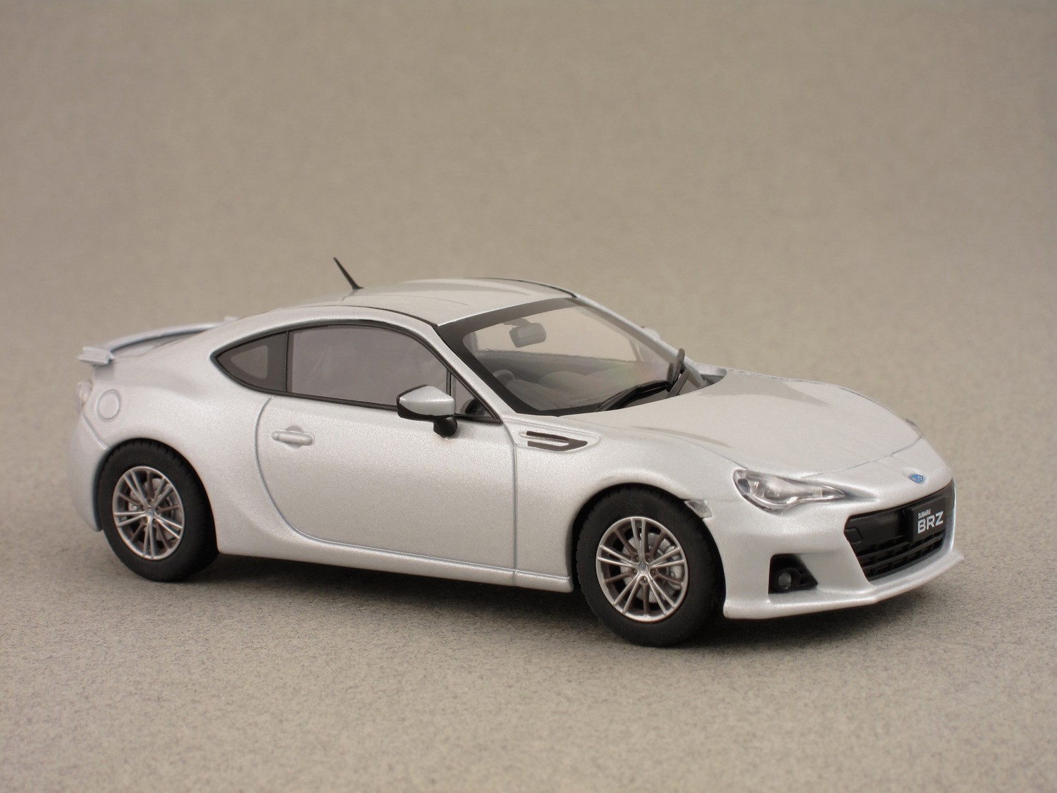 Subaru BRZ (Ebbro) 1:43