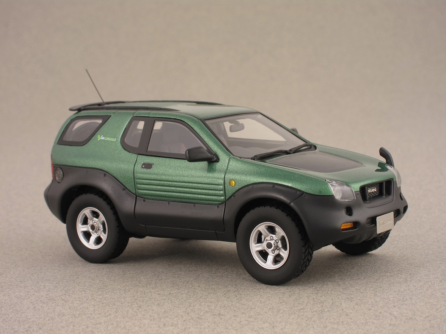 Isuzu VehiCROSS (Hi-Story) 1:43