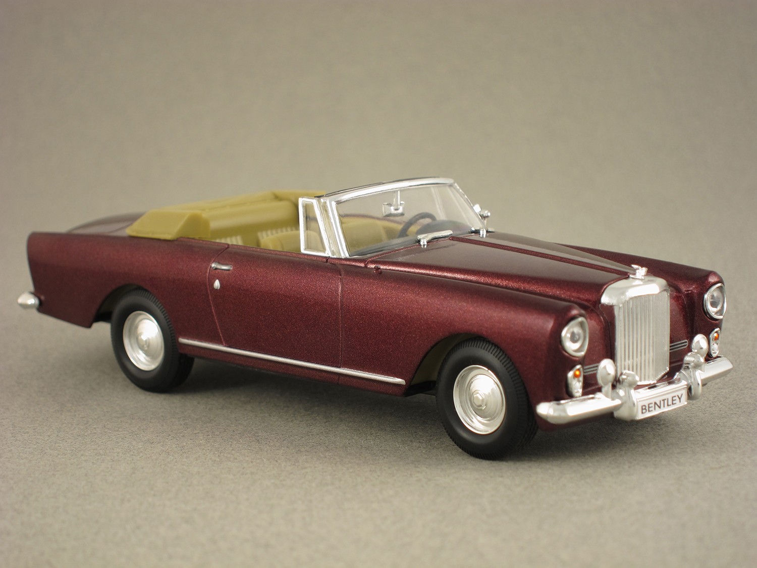 Bentley Continental S2 Drophead Coupe (Yat Ming) 1:43