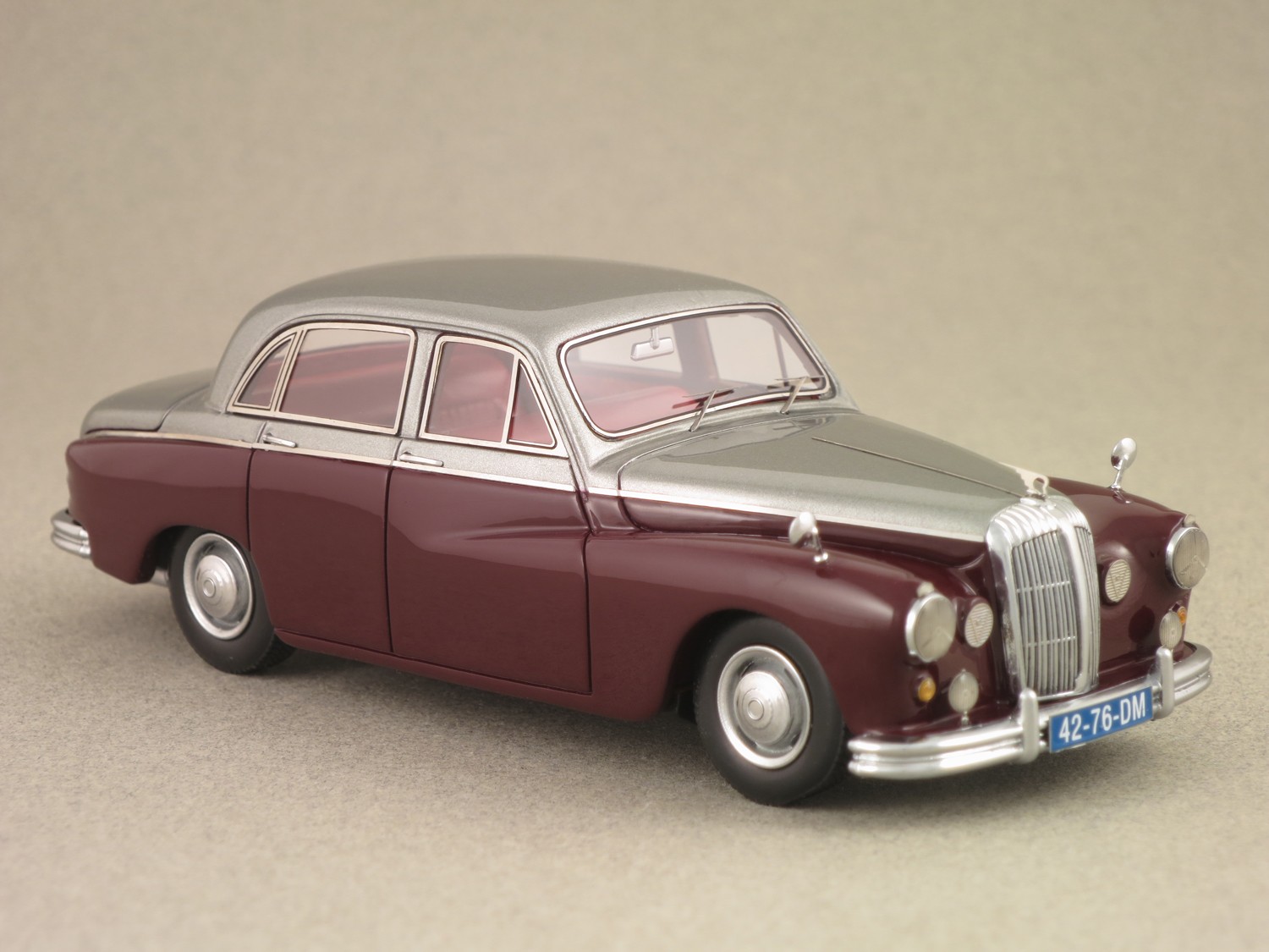 Daimler Majestic Major (NEO) 1/43e