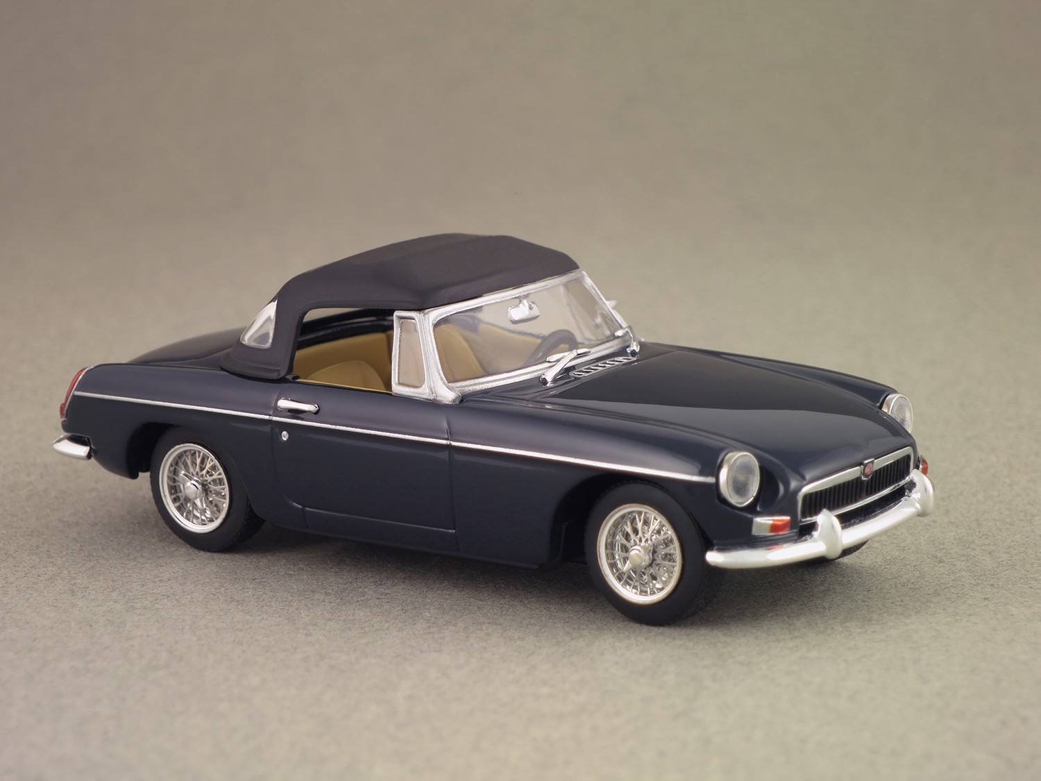 MG B 1968 (Minichamps) 1/43e