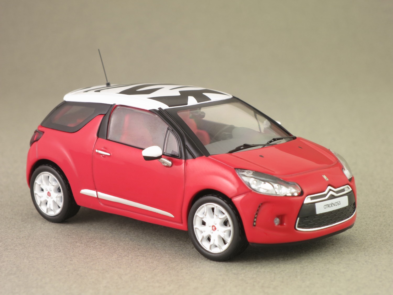 Citroën DS3 Sport Chic (IXO) 1:43