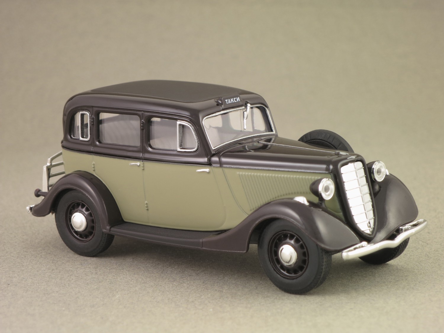 Gaz M1 Taxi (Nash Avtoprom) 1:43