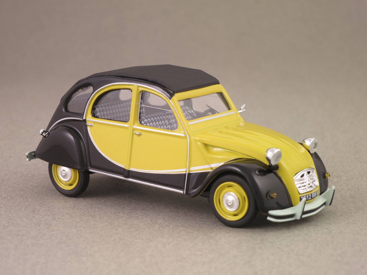 Citroën 2CV Charleston jaune (Vitesse) 1/43e