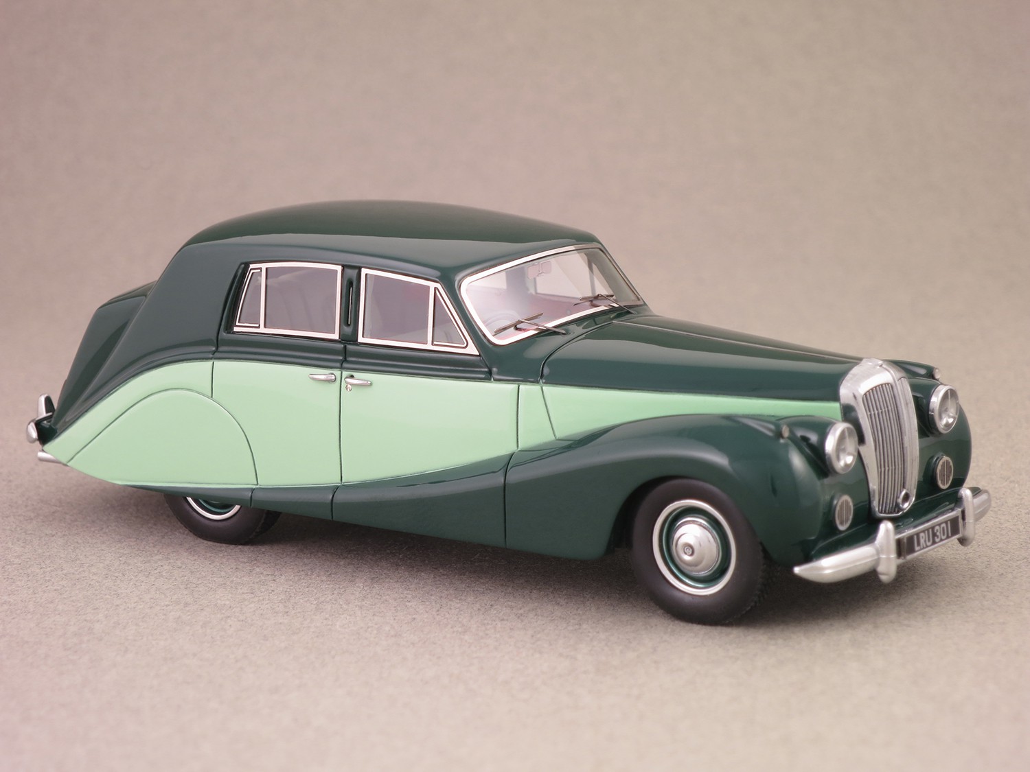 Daimler DB18 Empress Hooper (Matrix) 1:43