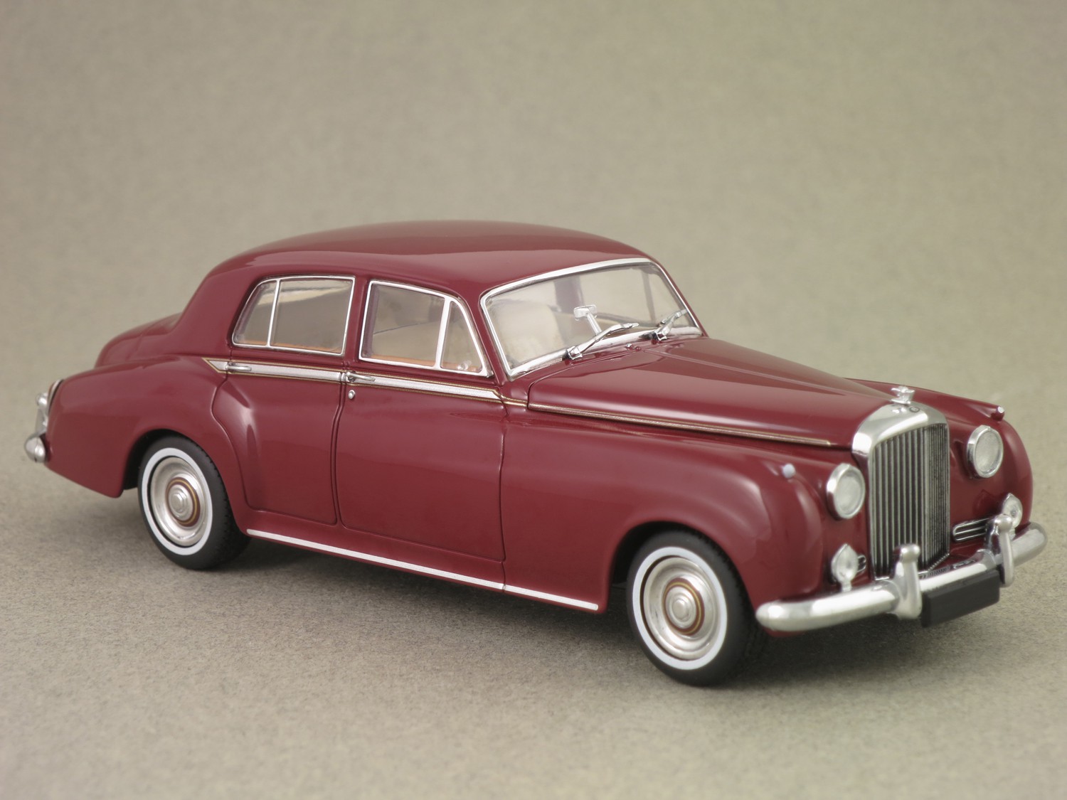 Bentley S2  (Minichamps) 1/43e