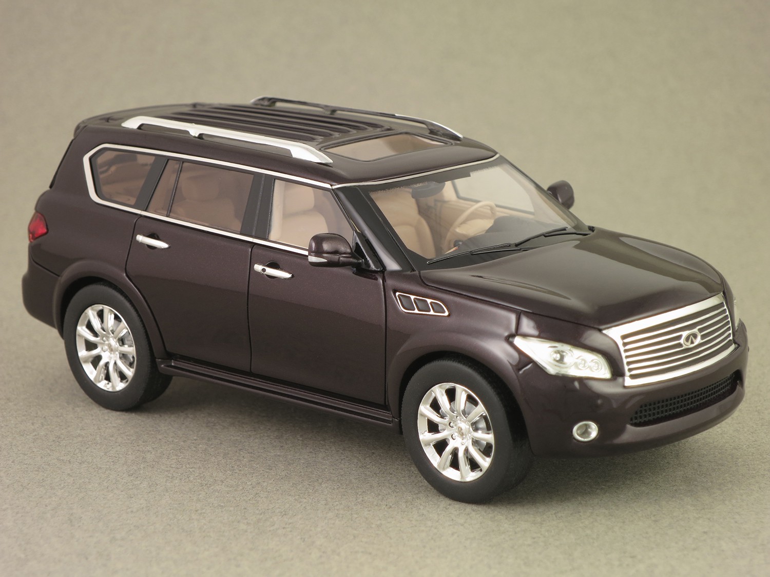 Infiniti QX56 (GLM) 1:43