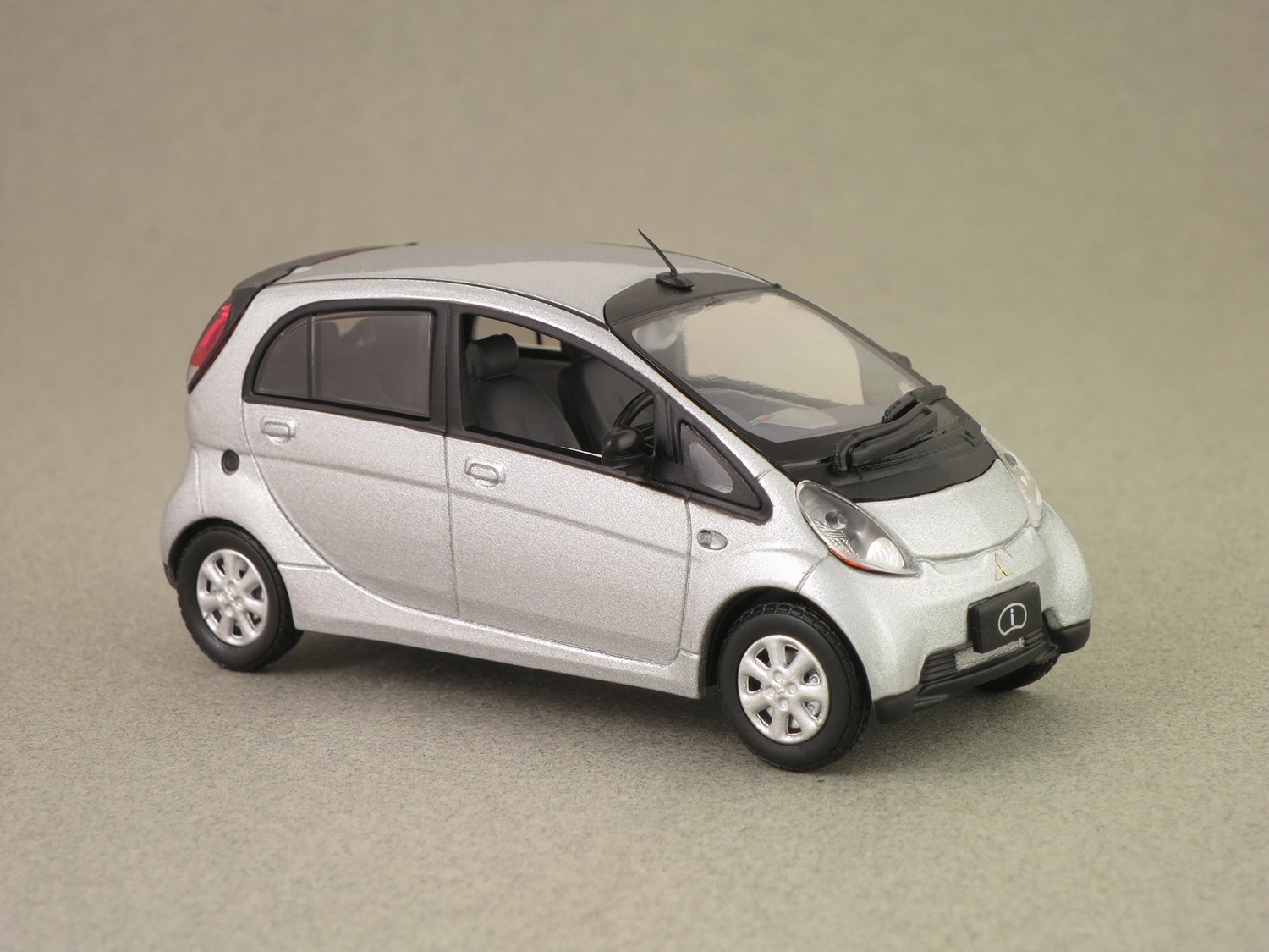 Mitsubishi i (Vitesse) 1/43e