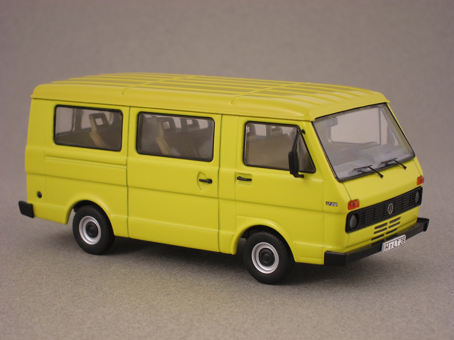 Volkswagen LT28 bus (Premium ClassiXXs) 1/43e