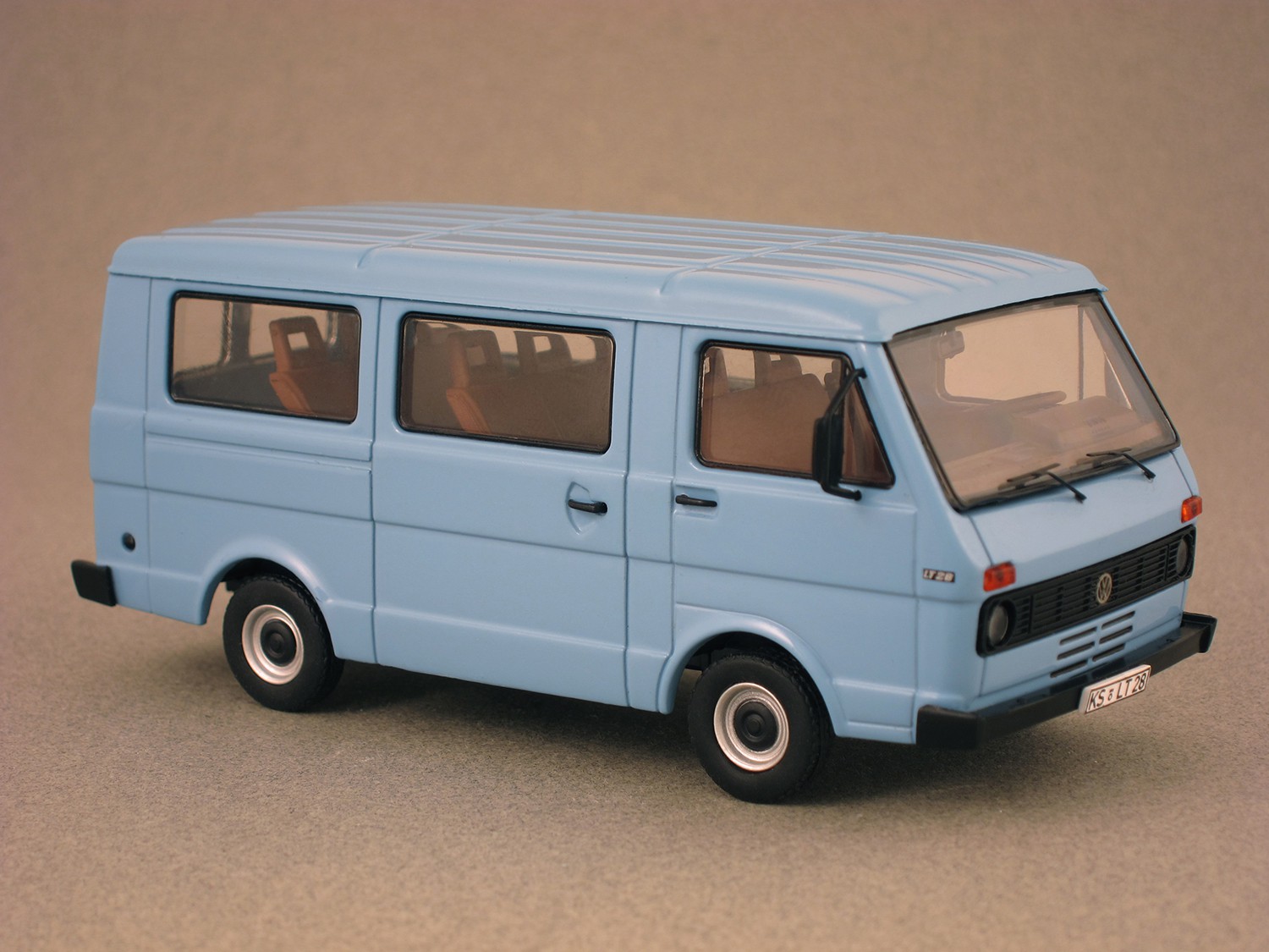 Volkswagen LT28 coach (Premium ClassiXXs) 1:43