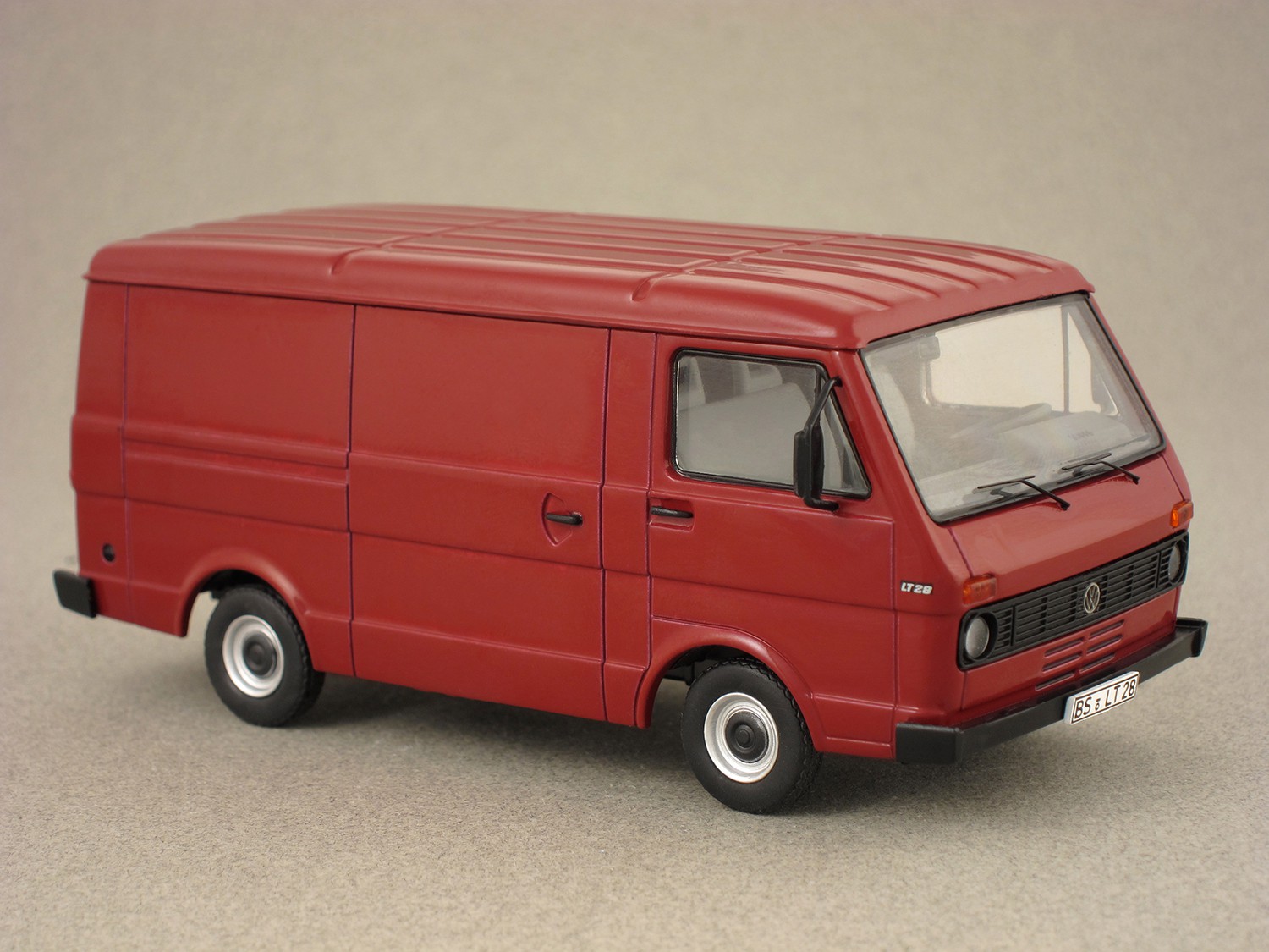 VW LT28 van (Premium ClassiXXs) 1:43