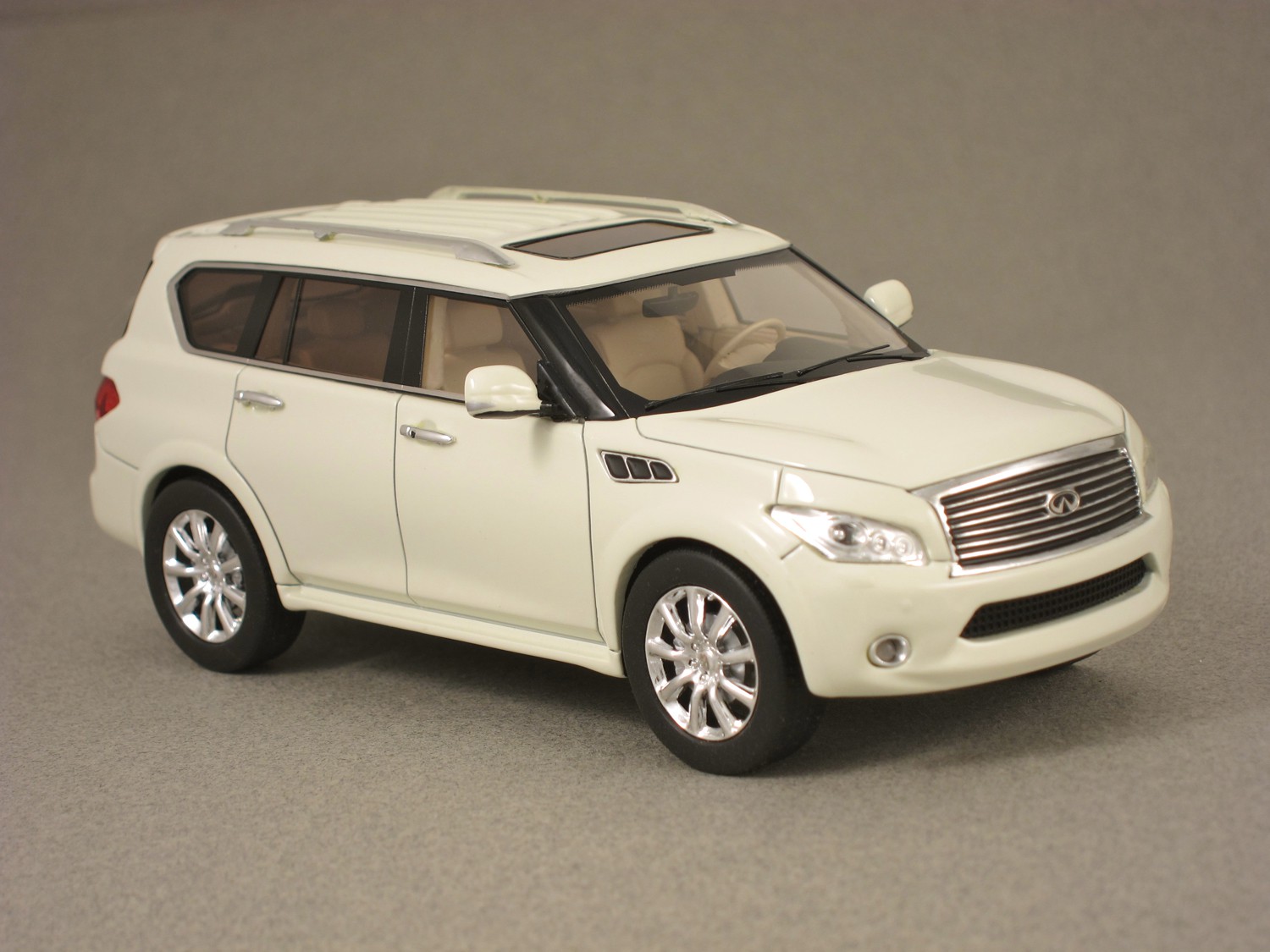 Infiniti QX56 (GLM) 1:43