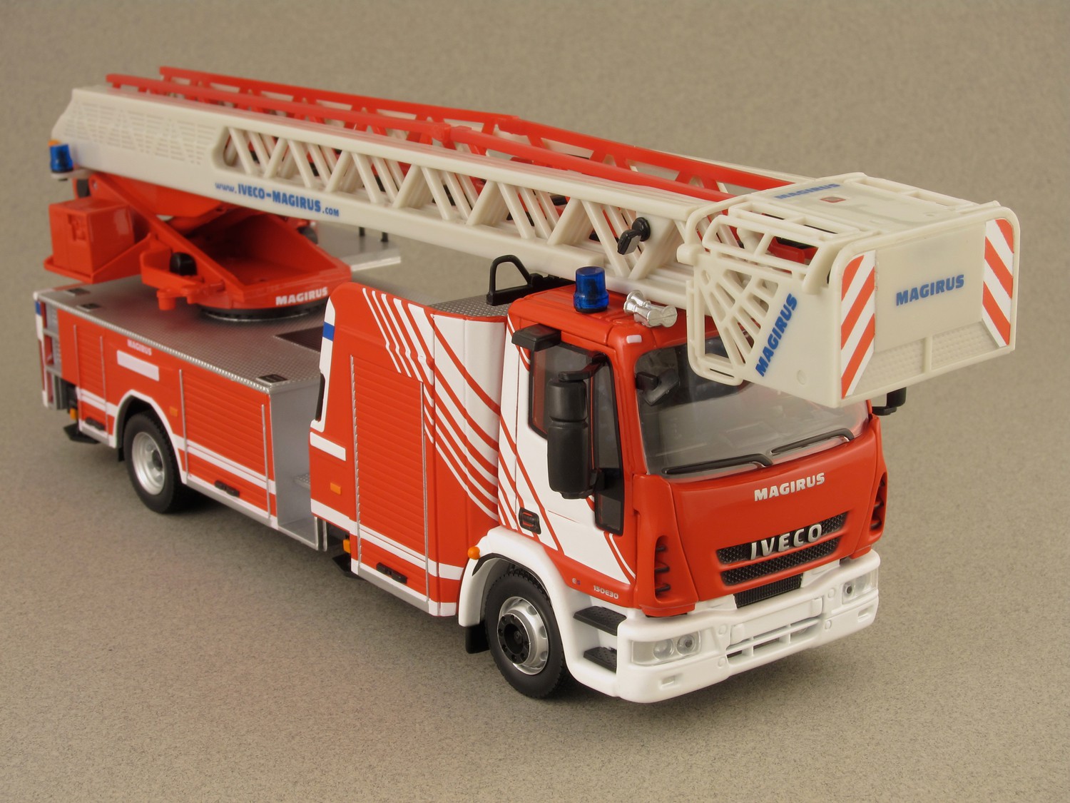 Iveco Eurocargo Magirus Grande échelle (Eligor) 1/43e