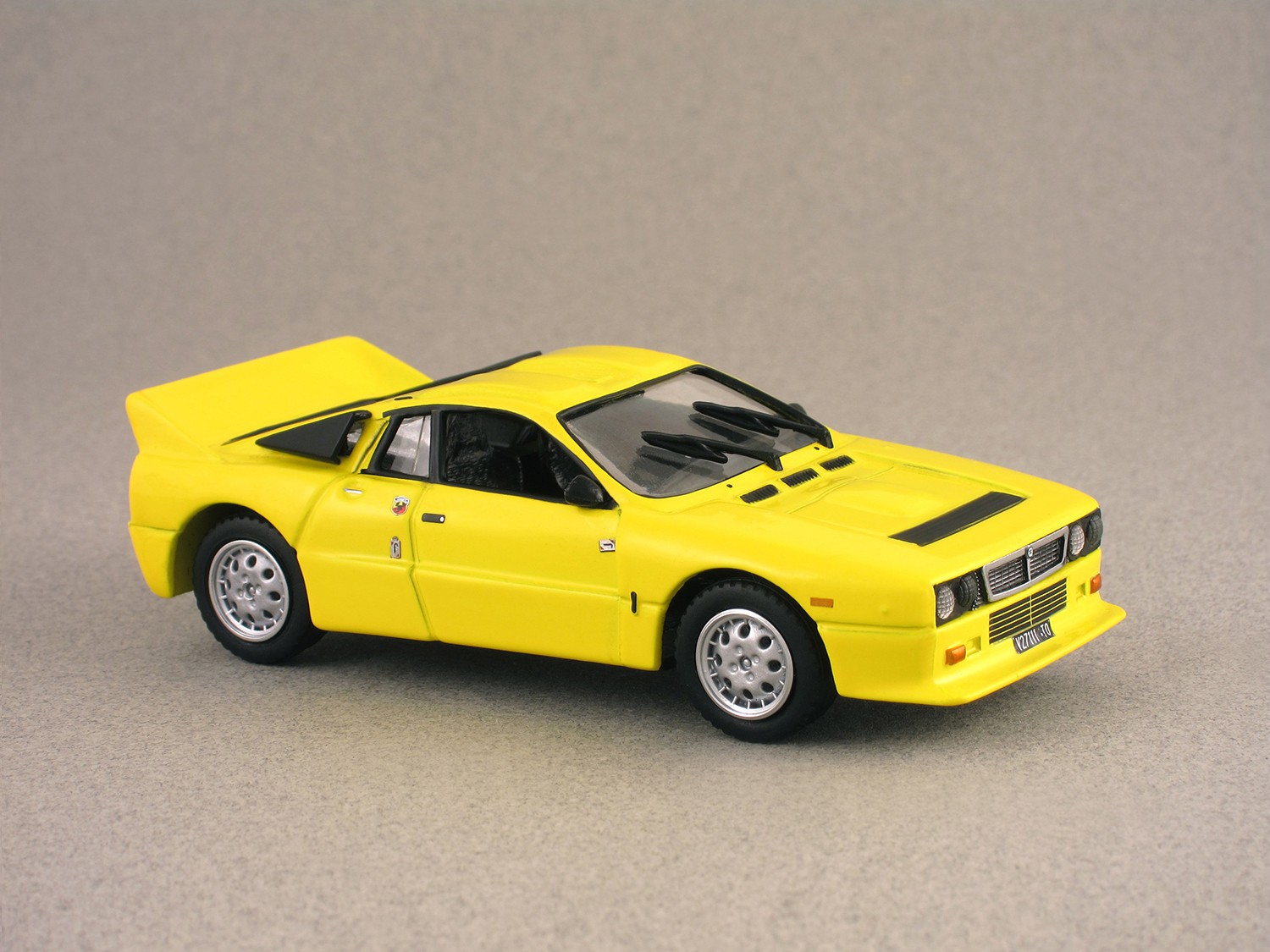 Lancia 037 Rally yellow (Vitesse) 1:43