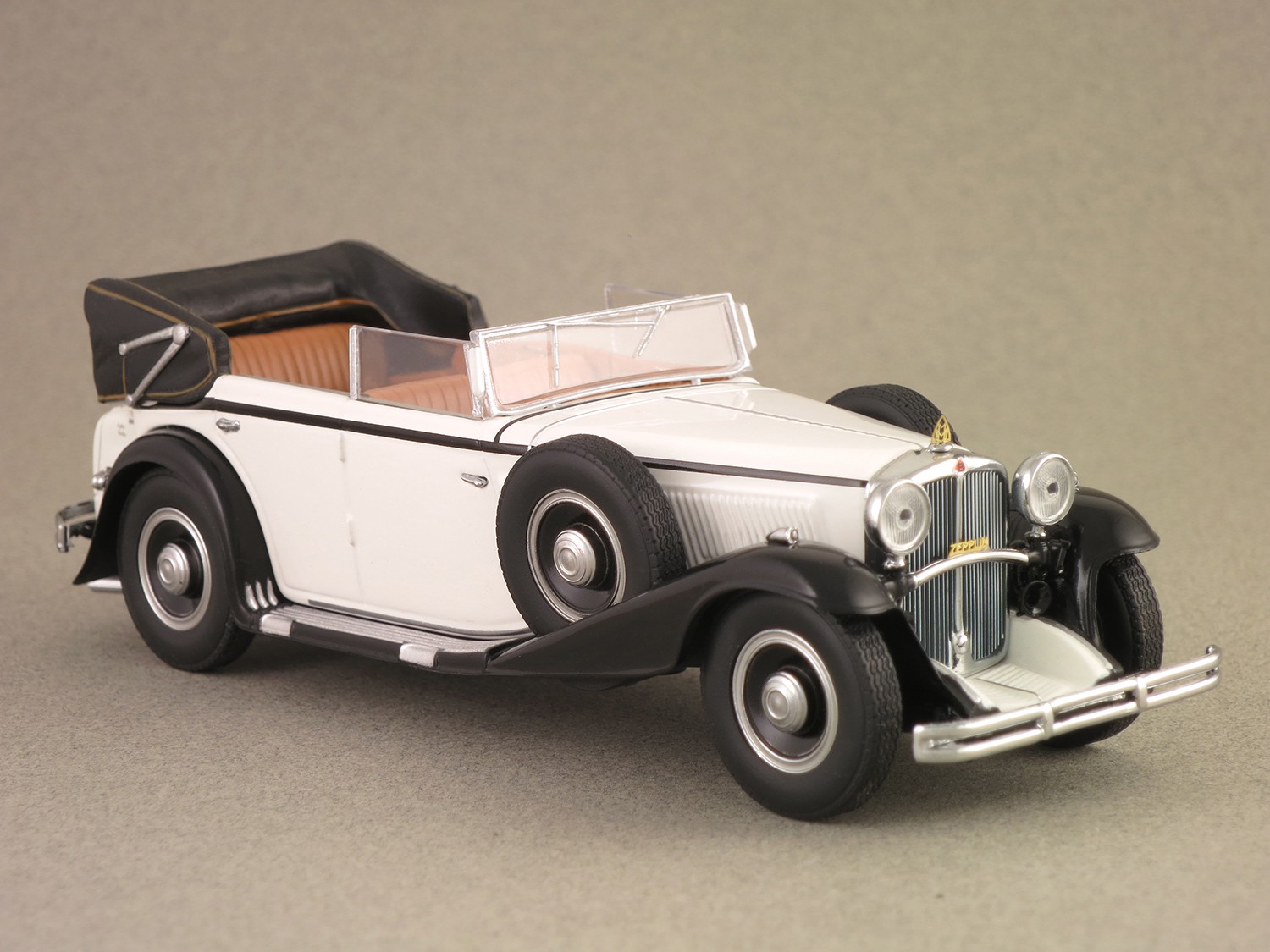 Maybach Zeppelin DS8 (Minichamps) 1:43