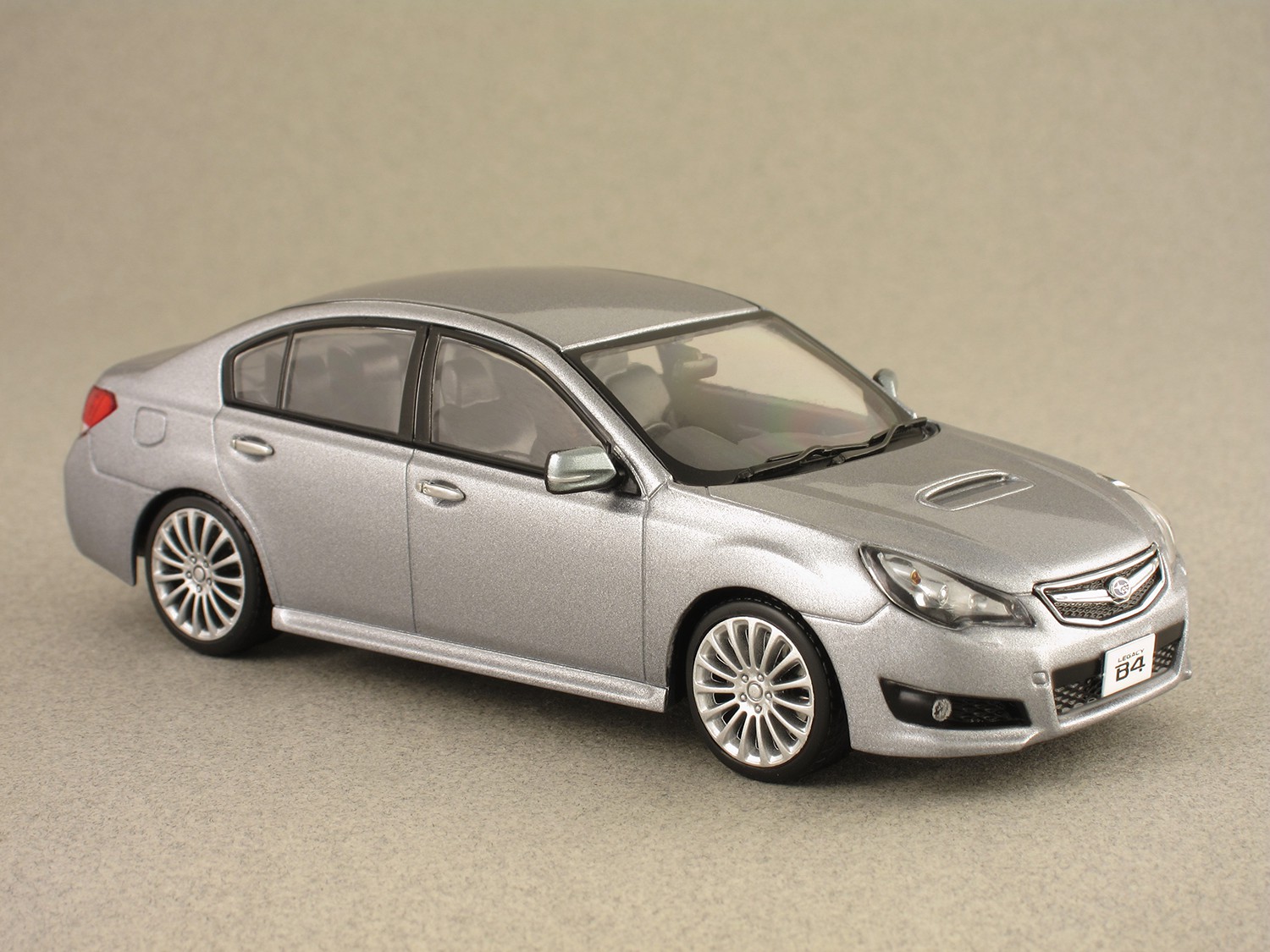 Subaru Legacy B4 2009 (J-Collection) 1/43e