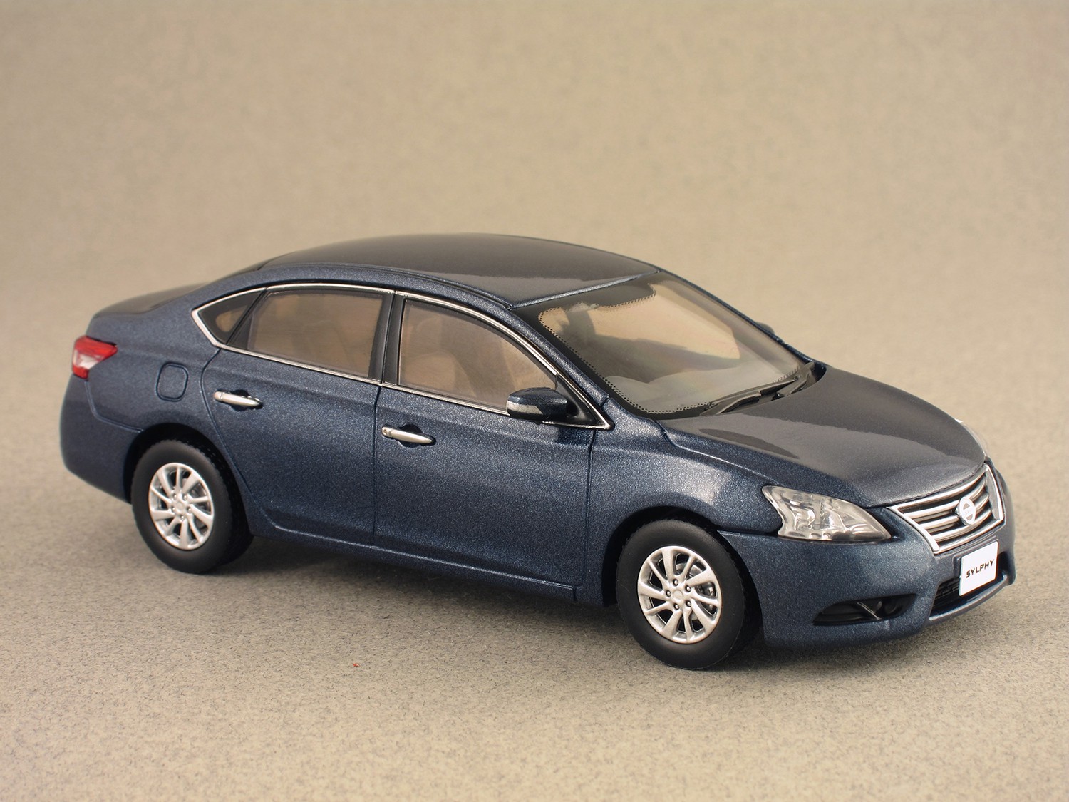 Nissan Sylphy (J-Collection) 1/43e