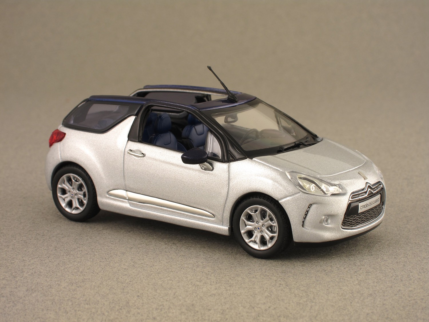 Citroën DS3 Cabrio (Norev) 1:43
