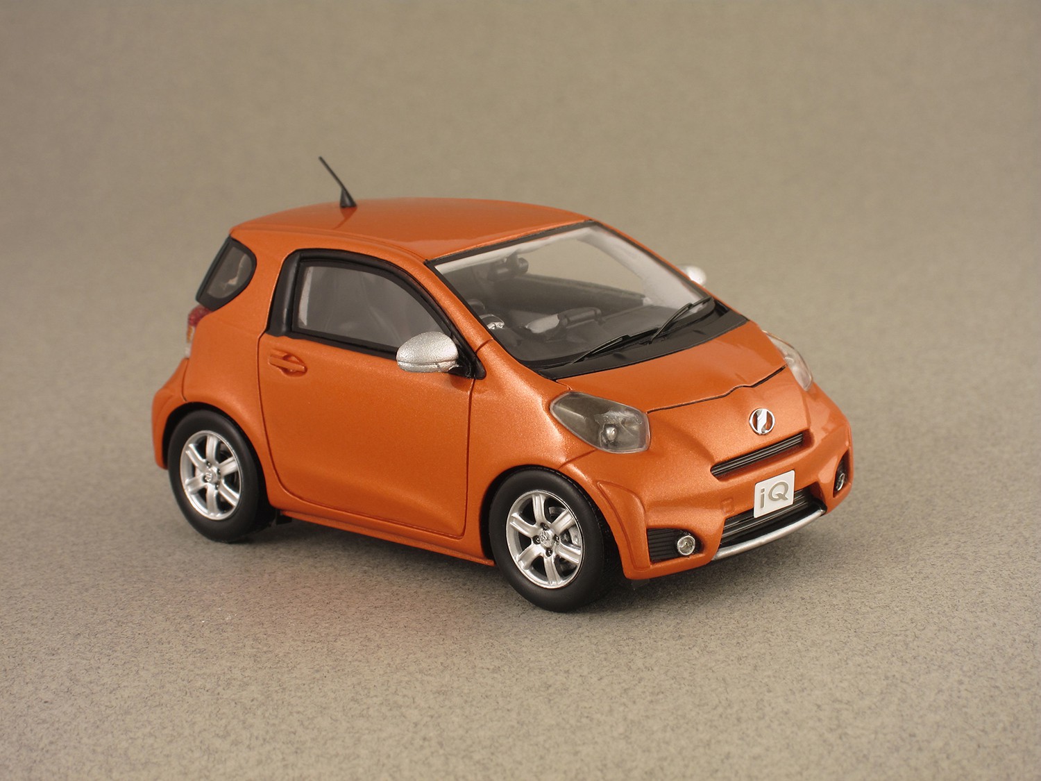 Toyota iQ (Ebbro) 1/43e