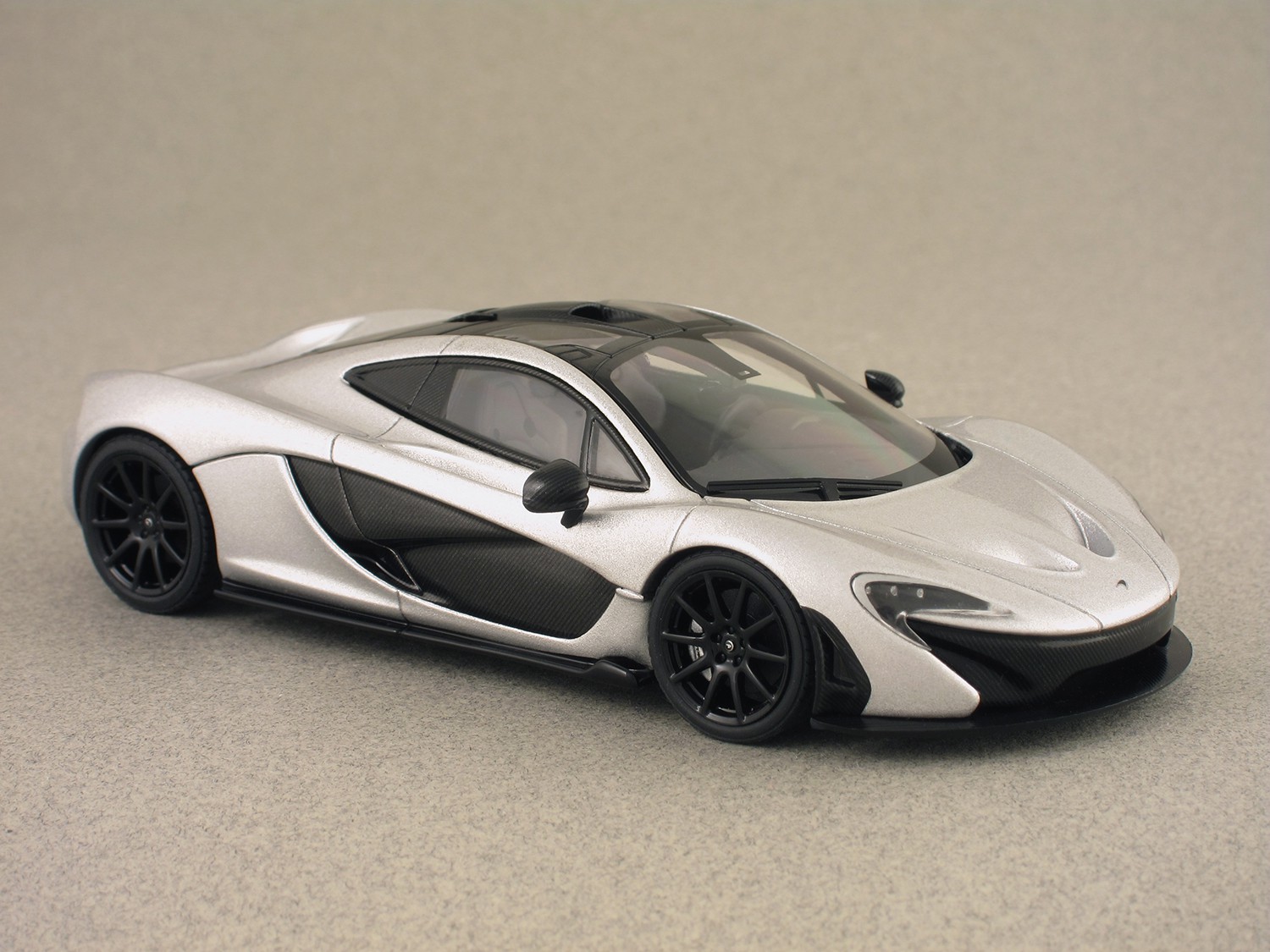 McLaren P1 (AutoArt) 1/43e