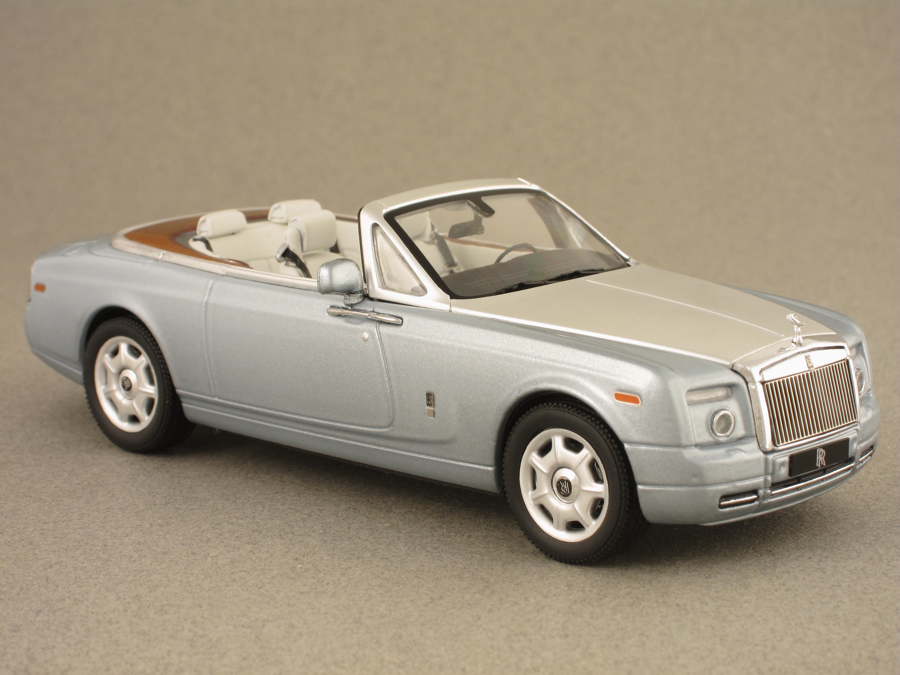 Rolls-Royce Phantom Drophead Coupé (IXO) 1:43