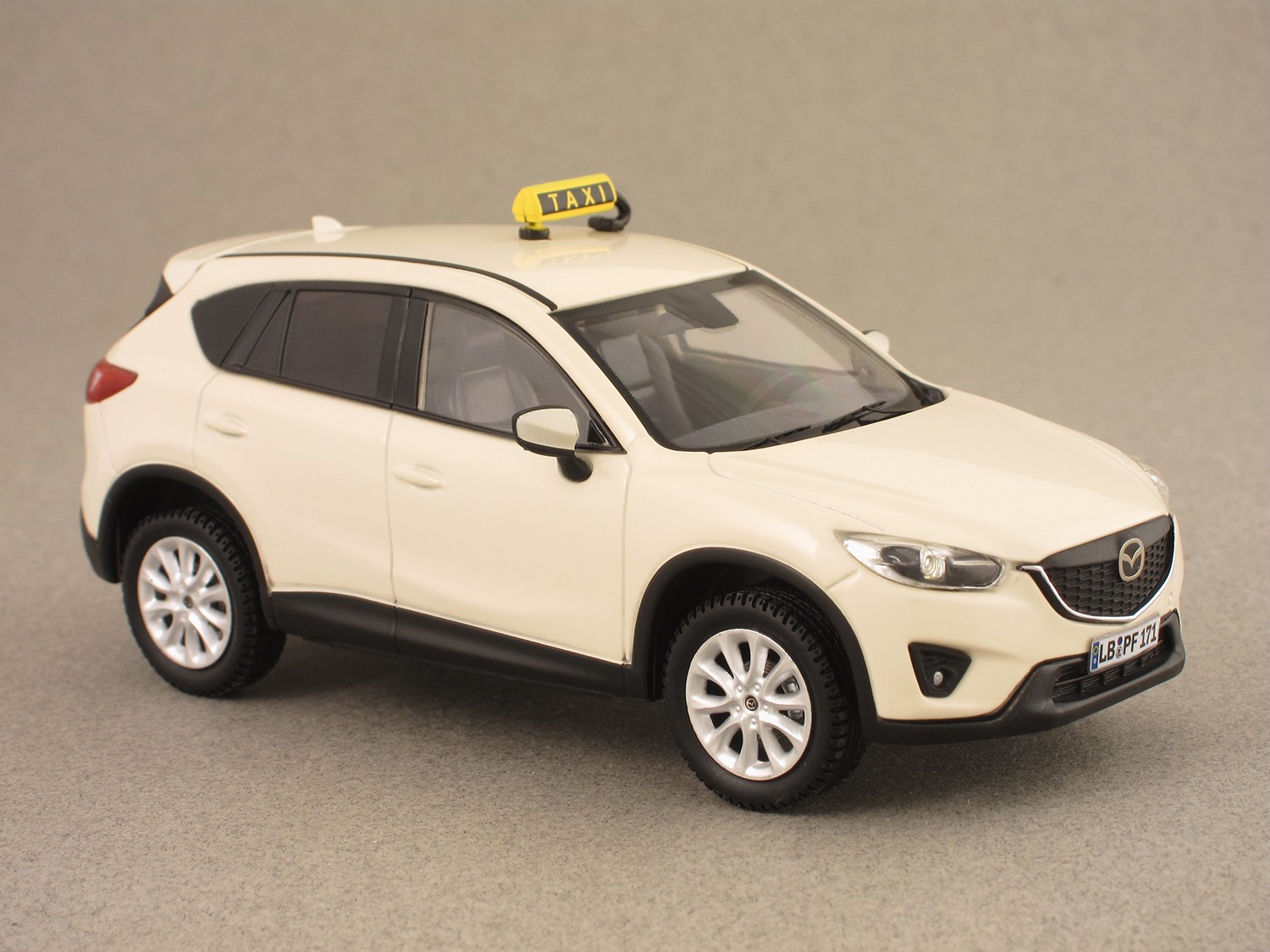 Mazda CX-5 taxi (Premium X) 1:43