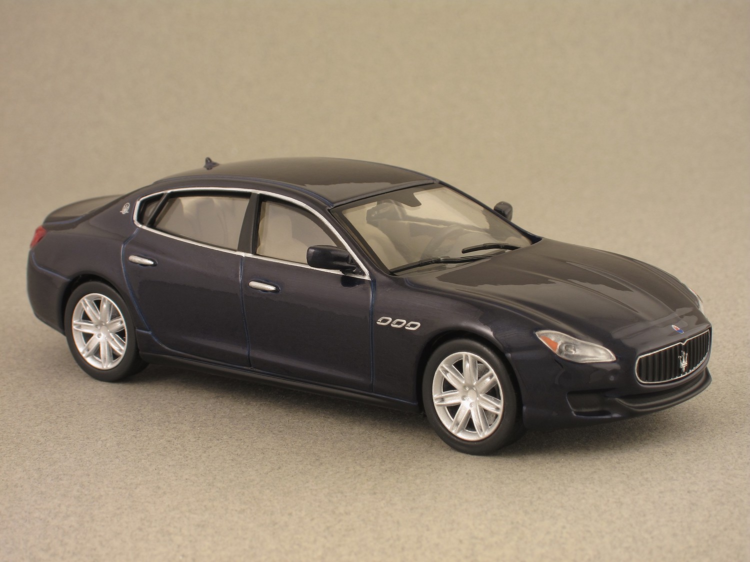 Maserati Quattroporte 2013 (Whitebox) 1/43e