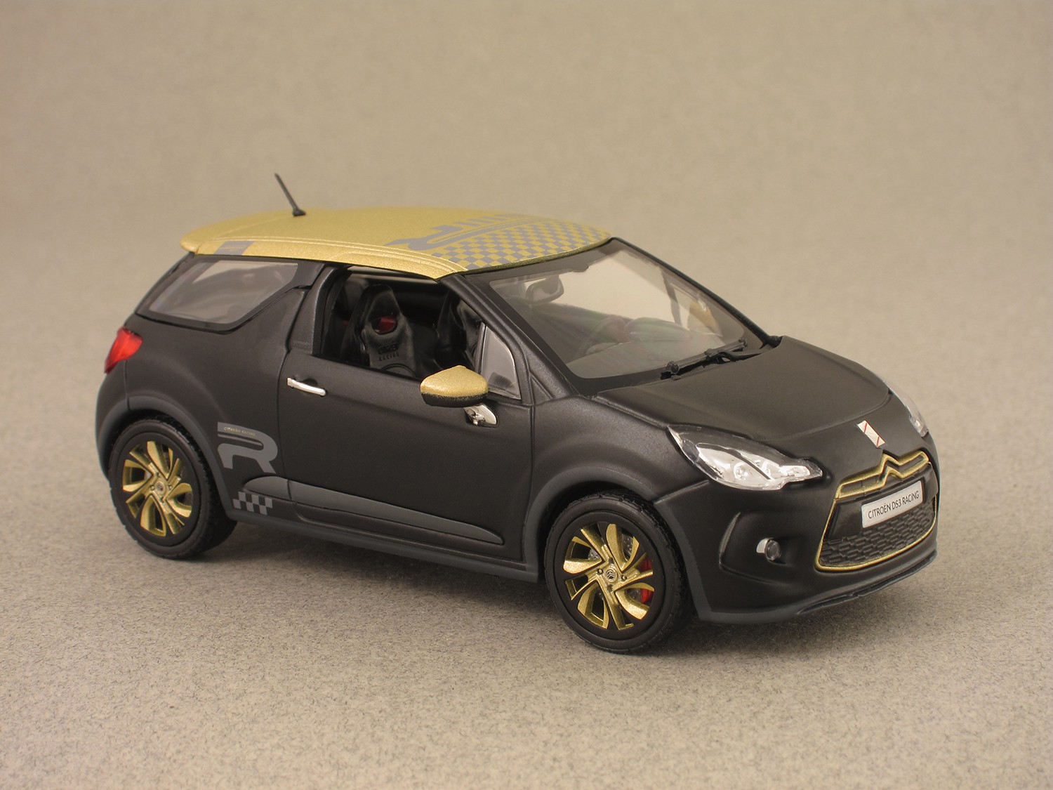 Citroën DS3 Racing Gold Mat (Norev) 1/43e