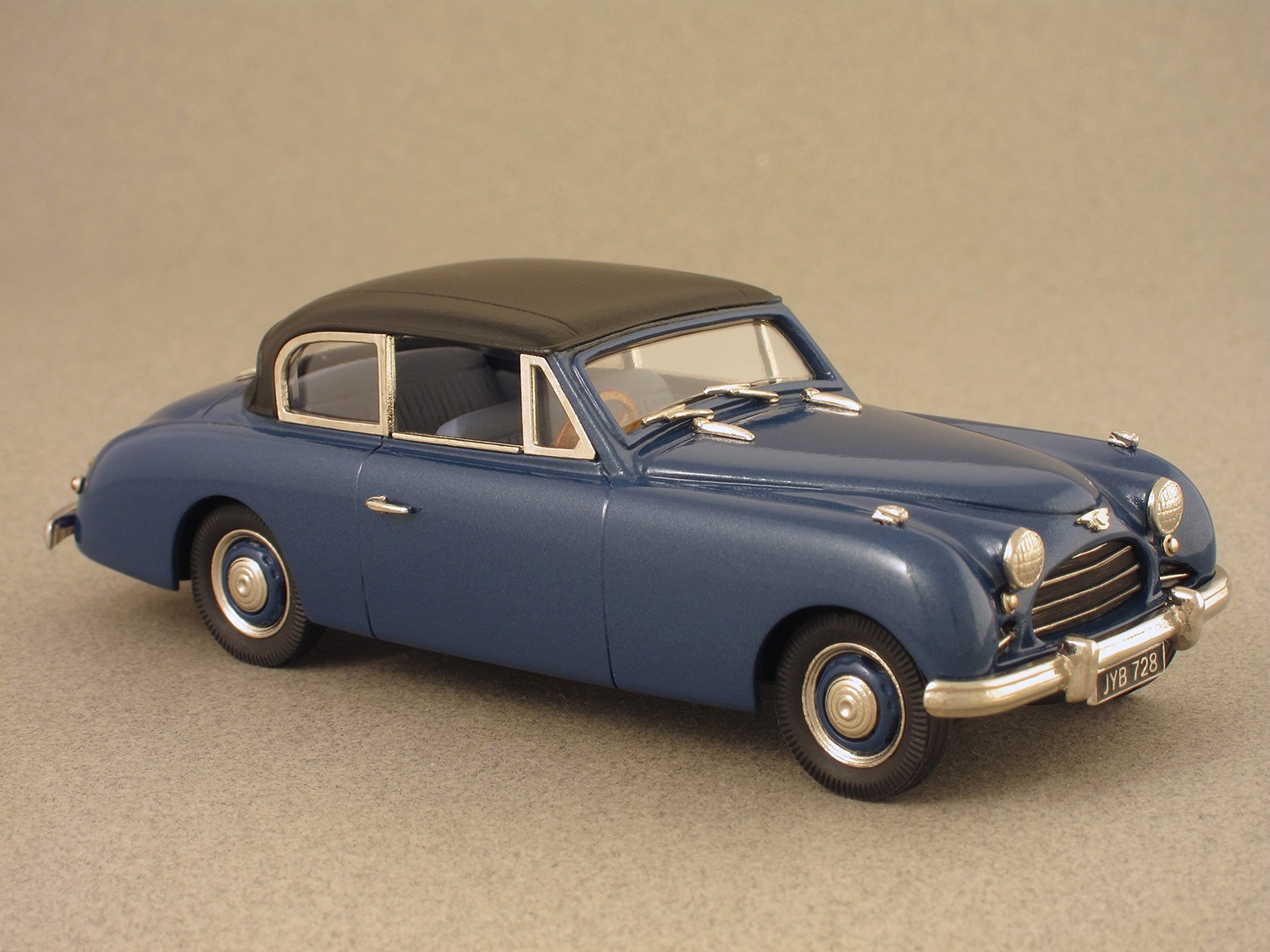 Jensen Interceptor 2-door Saloon 1950 (Lansdowne Models) 1:43