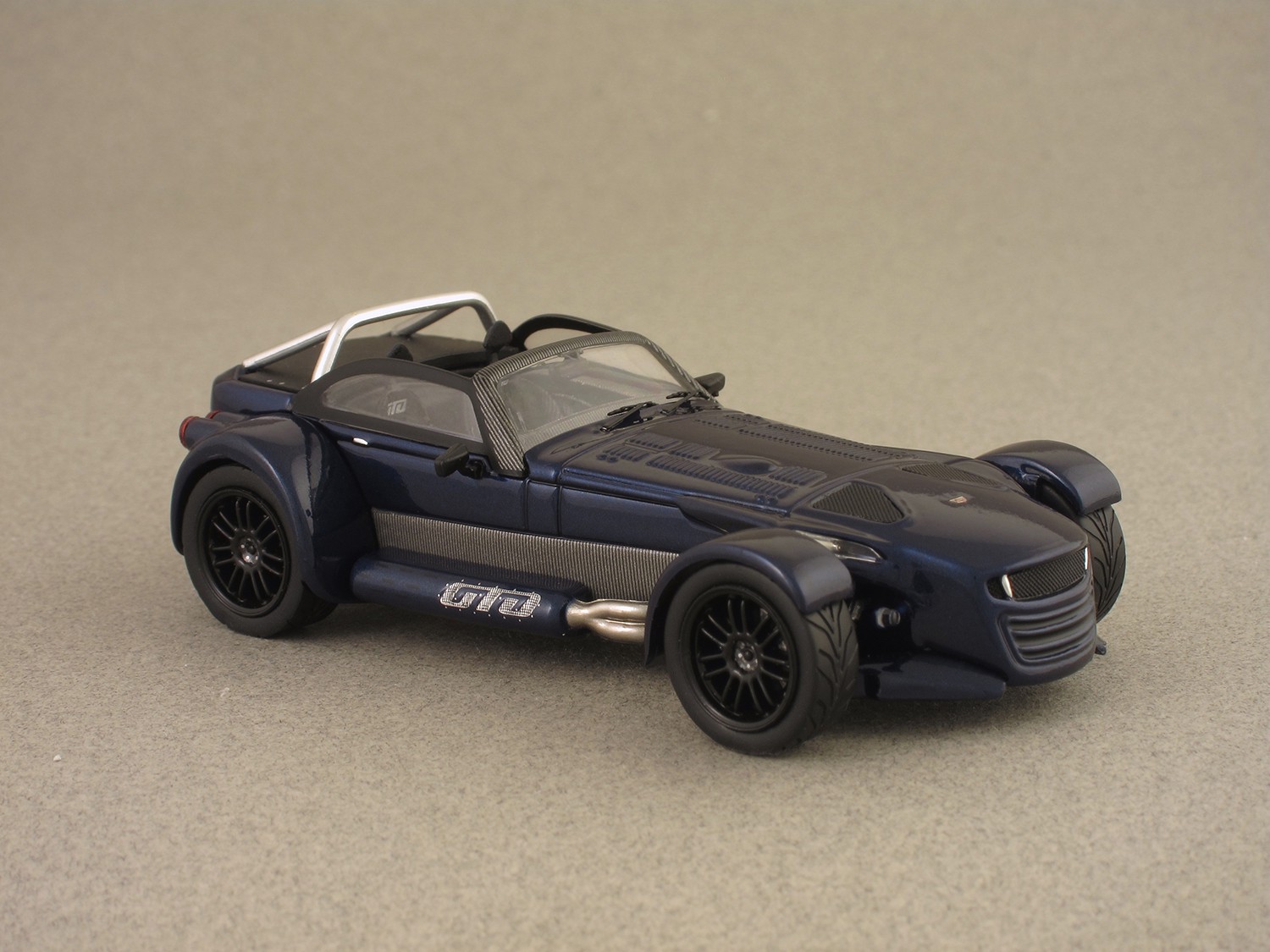 Donkervoort D8 GTO bleue (IXO) 1/43e