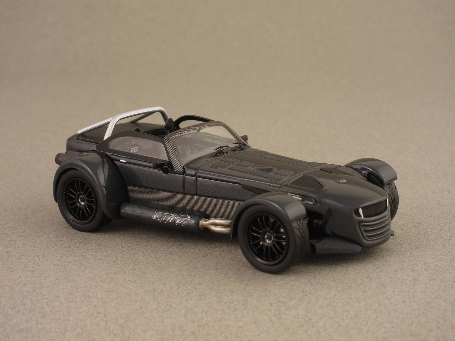 Donkervoort D8 GTO grey (IXO) 1:43