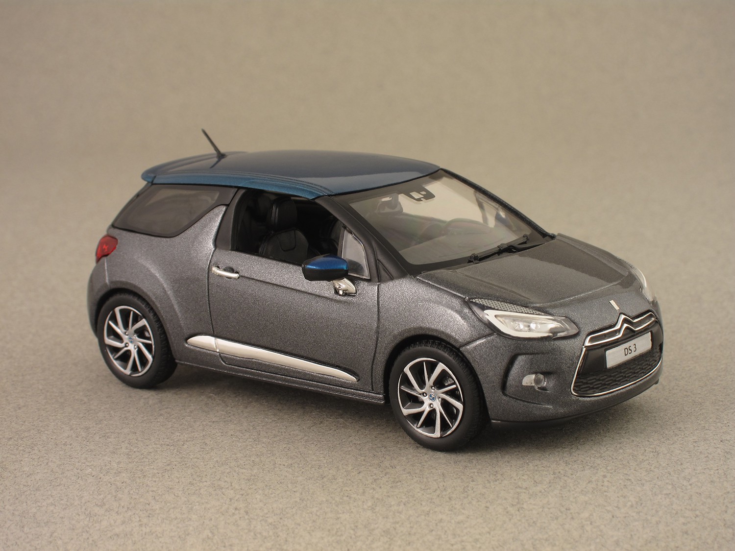 DS3 2014 grise (Norev) 1/43e