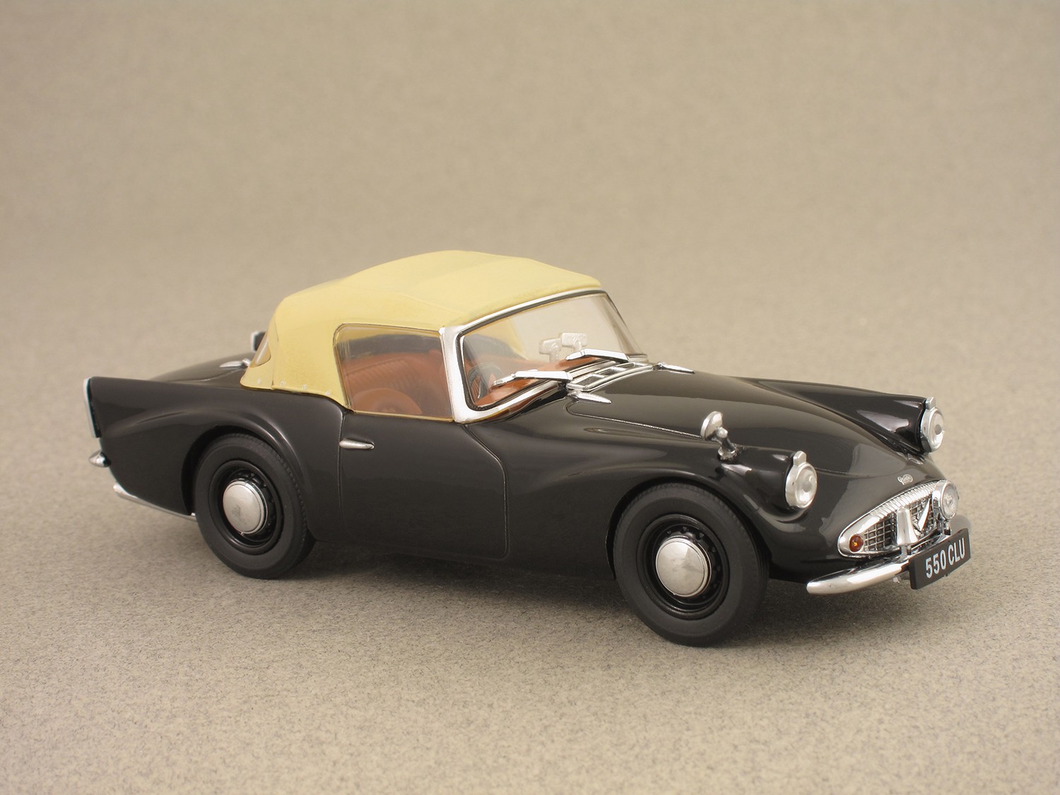 Daimler SP 250 Police (Oxford) 1/43e