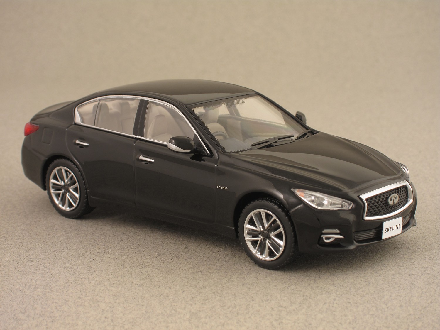 Nissan Skyline 2014 (J-Collection) 1/43e