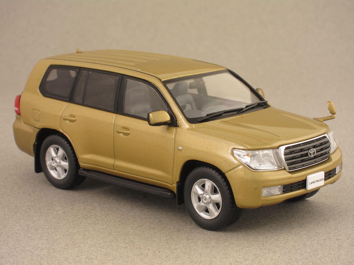 Toyota Land Cruiser J200 2010 (J-Collection) 1/43e