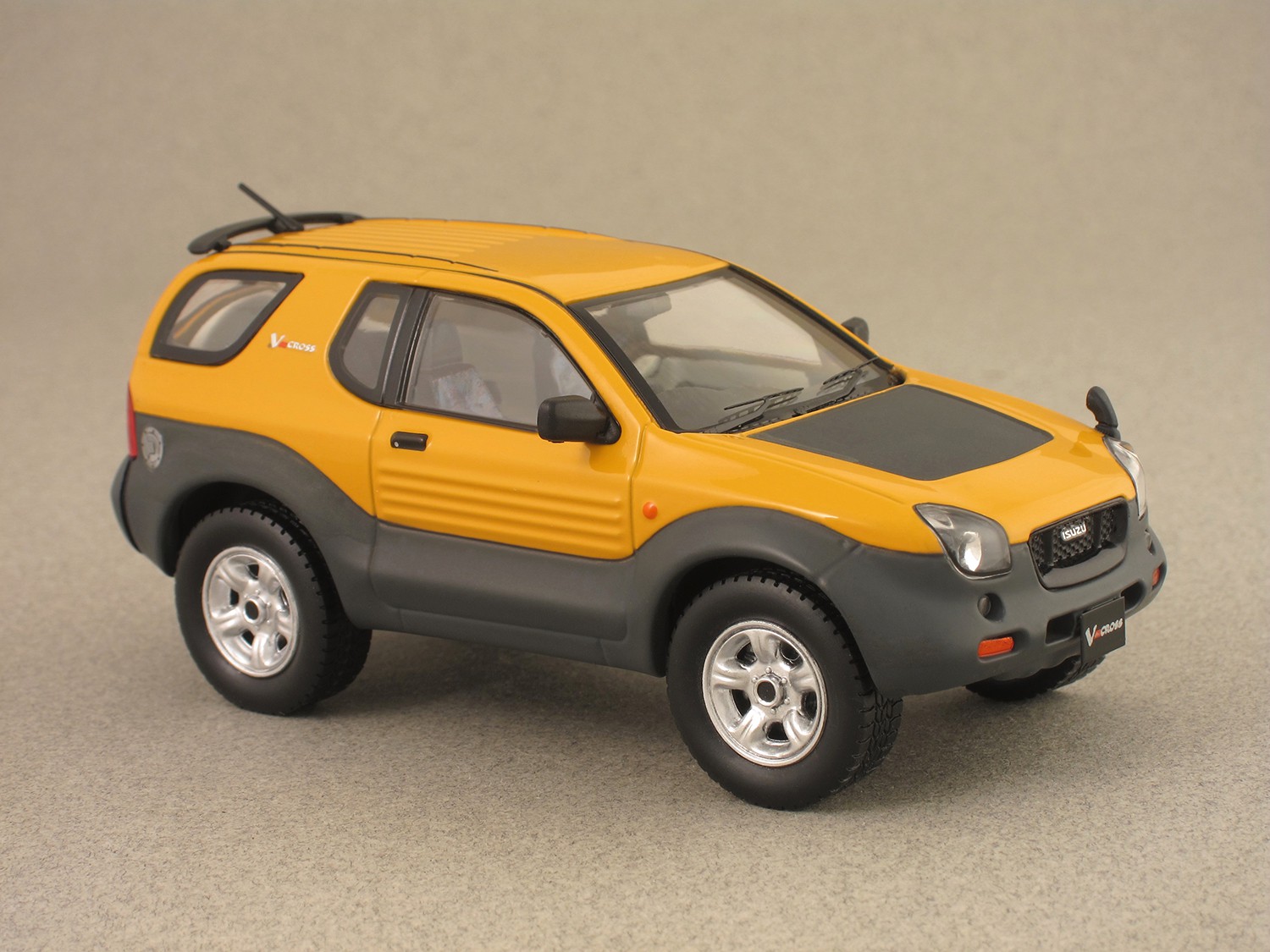 Isuzu VehiCross (Premium X) 1:43