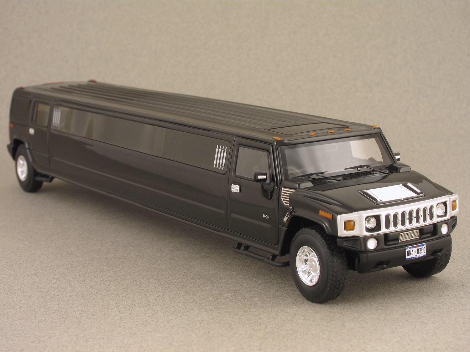 Hummer H2 stretch limousine (NEO) 1/43e