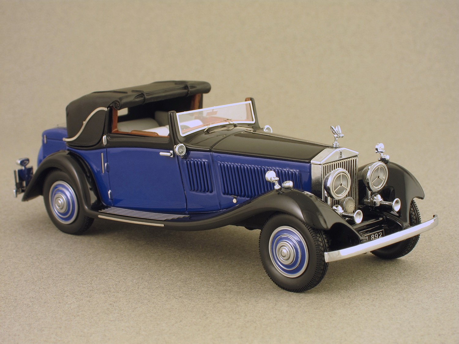 Rolls-Royce Phantom II Gurney Nutting (NEO) 1:43