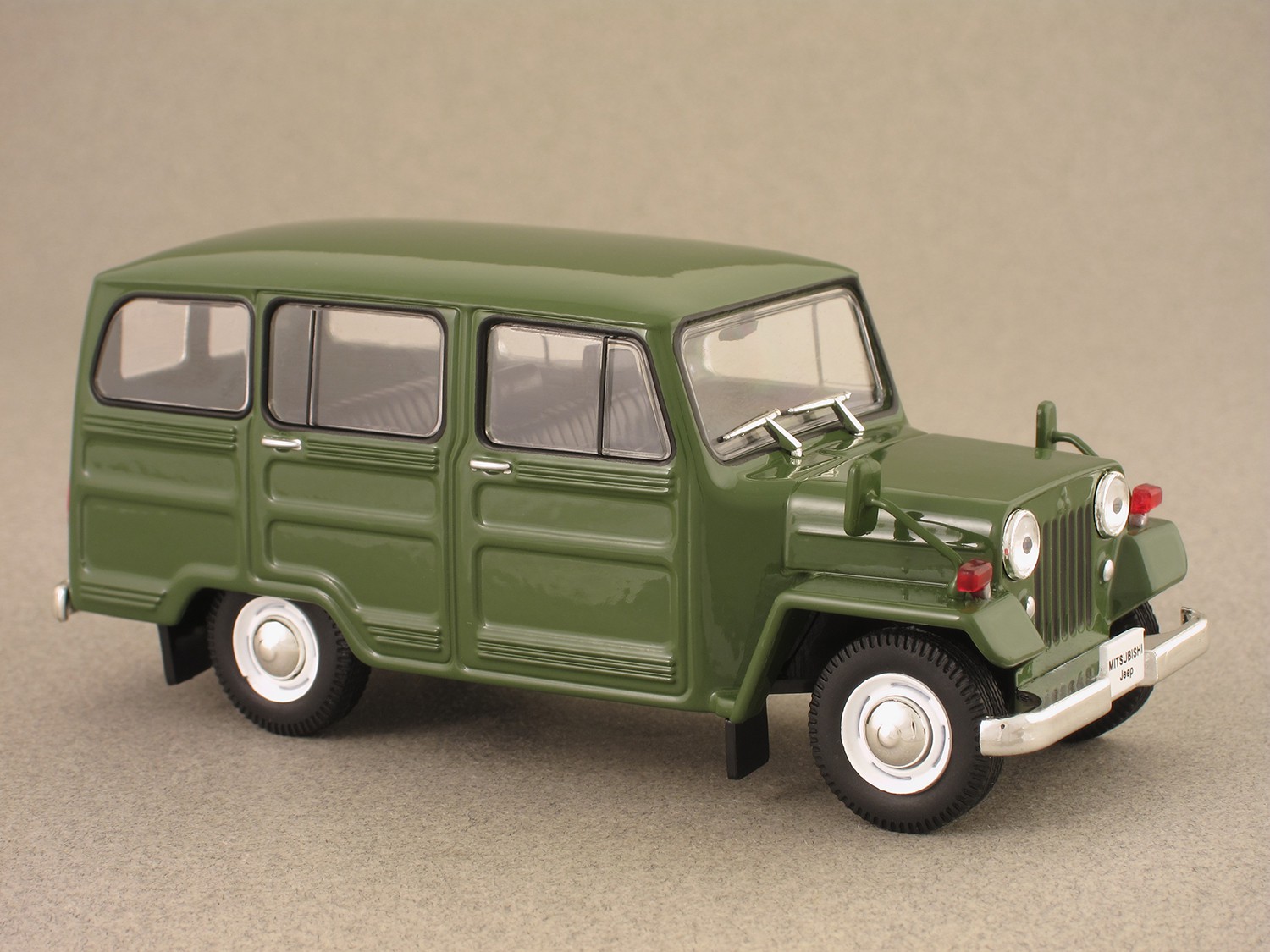 Mitsubishi Jeep J30 (First:43) 1/43e