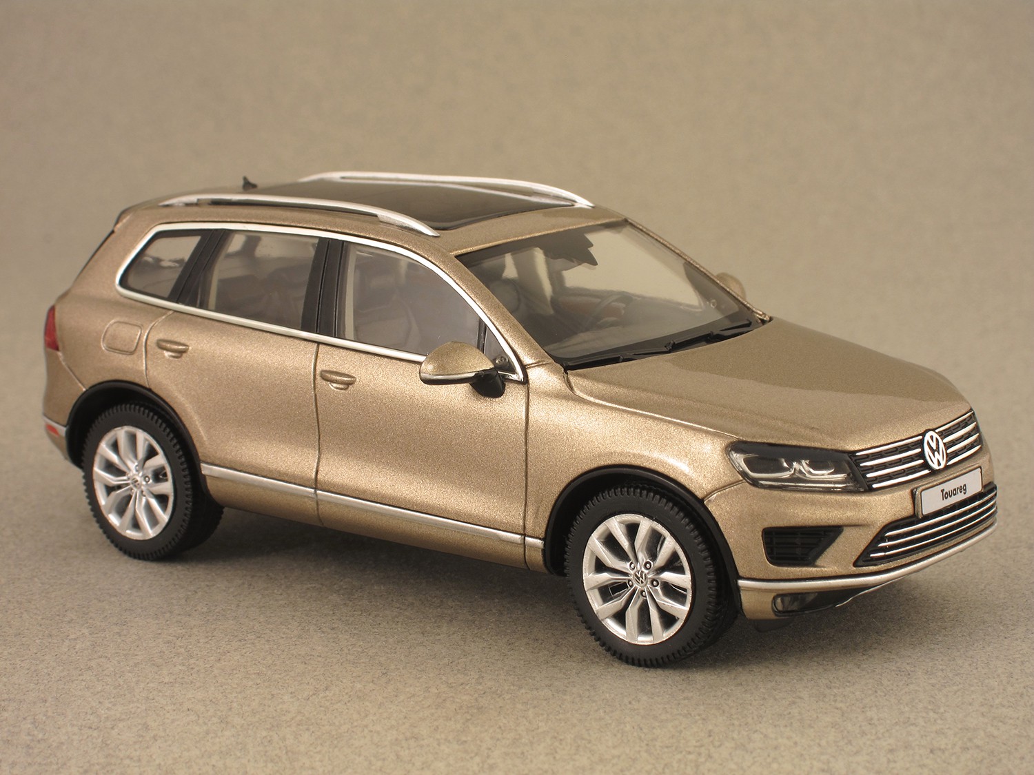 Volkswagen Touareg 2014 (Herpa) 1:43