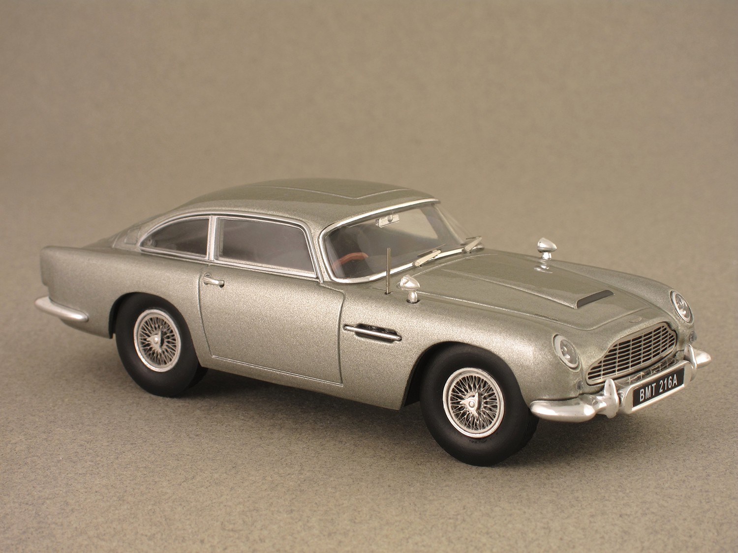 Aston Martin DB5 James Bond "Goldfinger" (Elite) 1:43