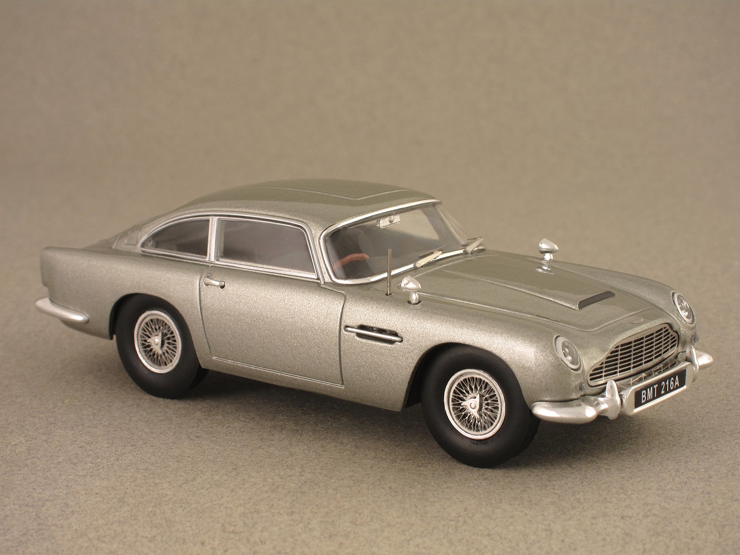 Aston Martin DB5 James Bond "Goldfinger" (Elite) 1/43e